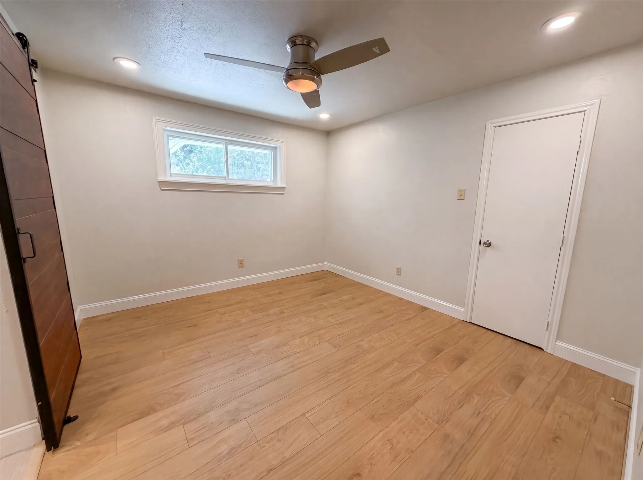Single Family Residence For Sale in Dallas County , 3423 Willow Crest Lane, Dallas, Texas 75233, 4 Bedroom, 3 Bathroom, 2 Garage spaces, 2,689 Sqft, built in 1965, mls#21322147, Real Estate Agent in Dallas, Homes For Sale in Dallas county, Homes For Sale in Dallas, Realtor in Dallas Texas, Real Estate Brokerage Independent Realty Texas, Luminita Cordes Realtor