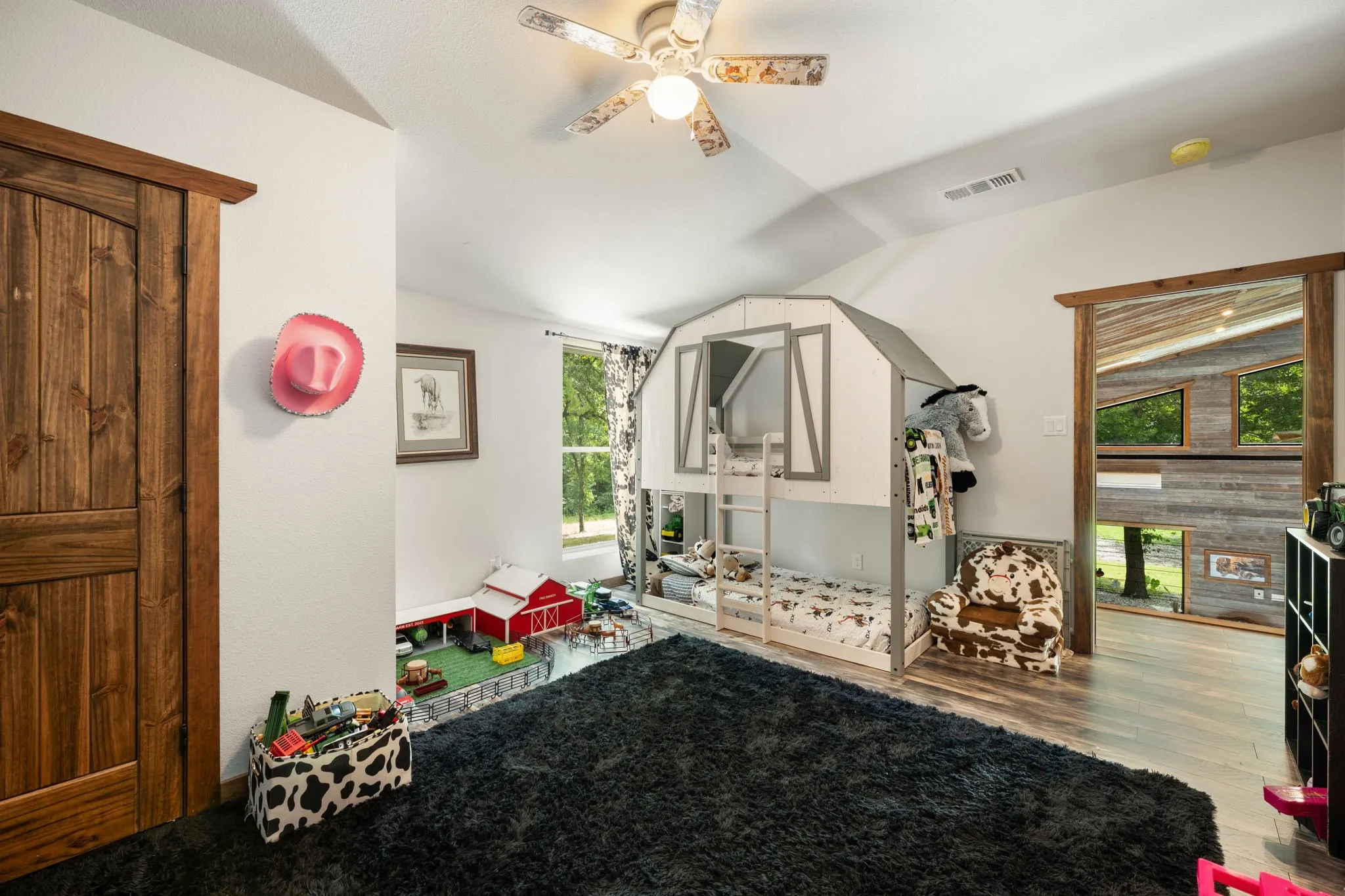 Single Family Residence For Sale in Grayson County , 27809 W US Highway 82, Sherman, Texas 75092, 3 Bedrooms, 3 Bathrooms, Garage spaces, 4,844 Sqft, built in 2023, Price $2,500,000, mls#21310942, Real Estate Agent in Sherman, Homes For Sale in Grayson county, Homes For Sale in Sherman, Realtor in Sherman Texas, Real Estate Brokerage Independent Realty Texas, Luminita Cordes Realtor