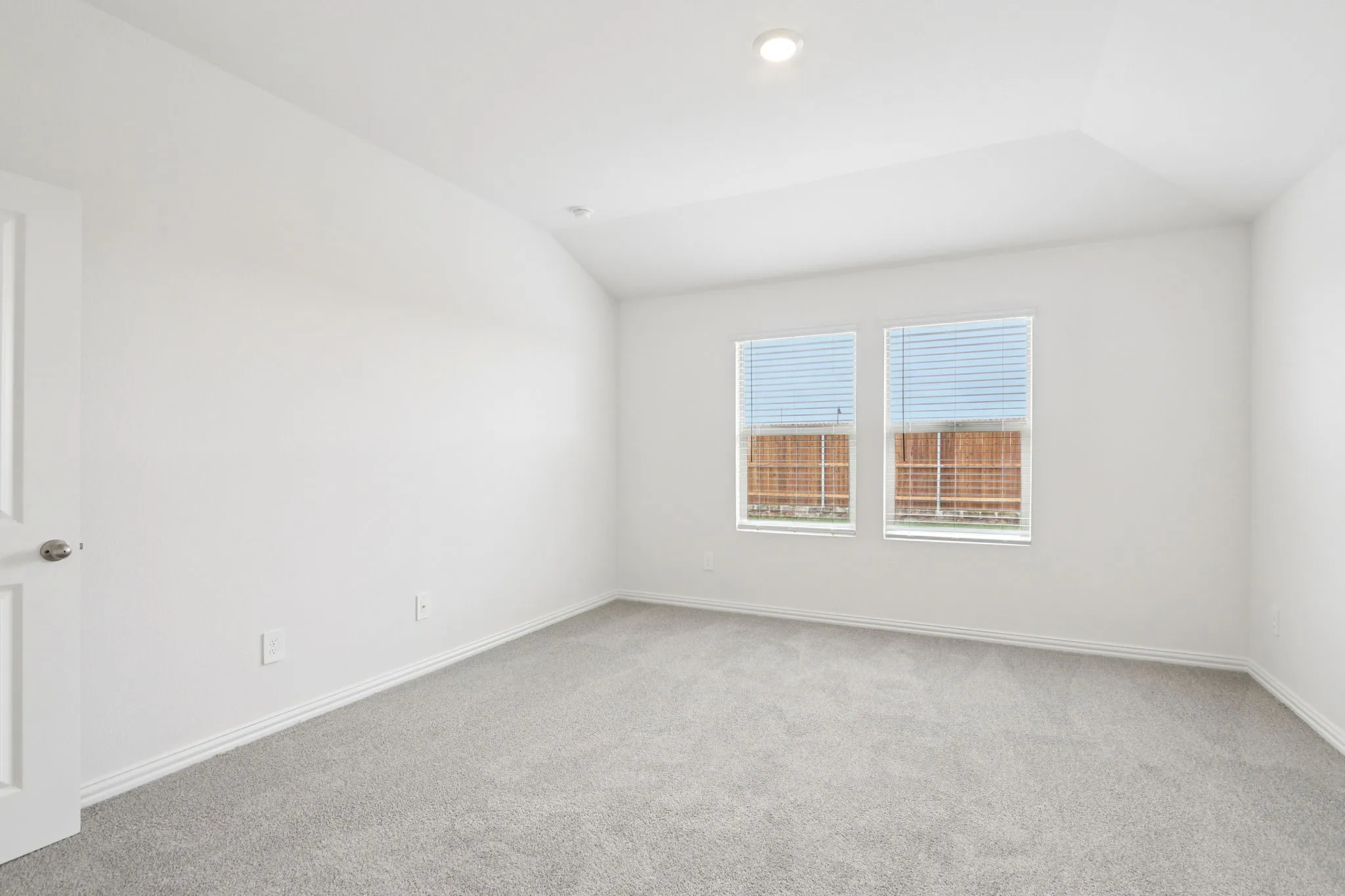 Photo is not of the actual home, but is an inspirational photo of builder’s model home and may depict options, furnishings, and/or decorator features that are not included.
