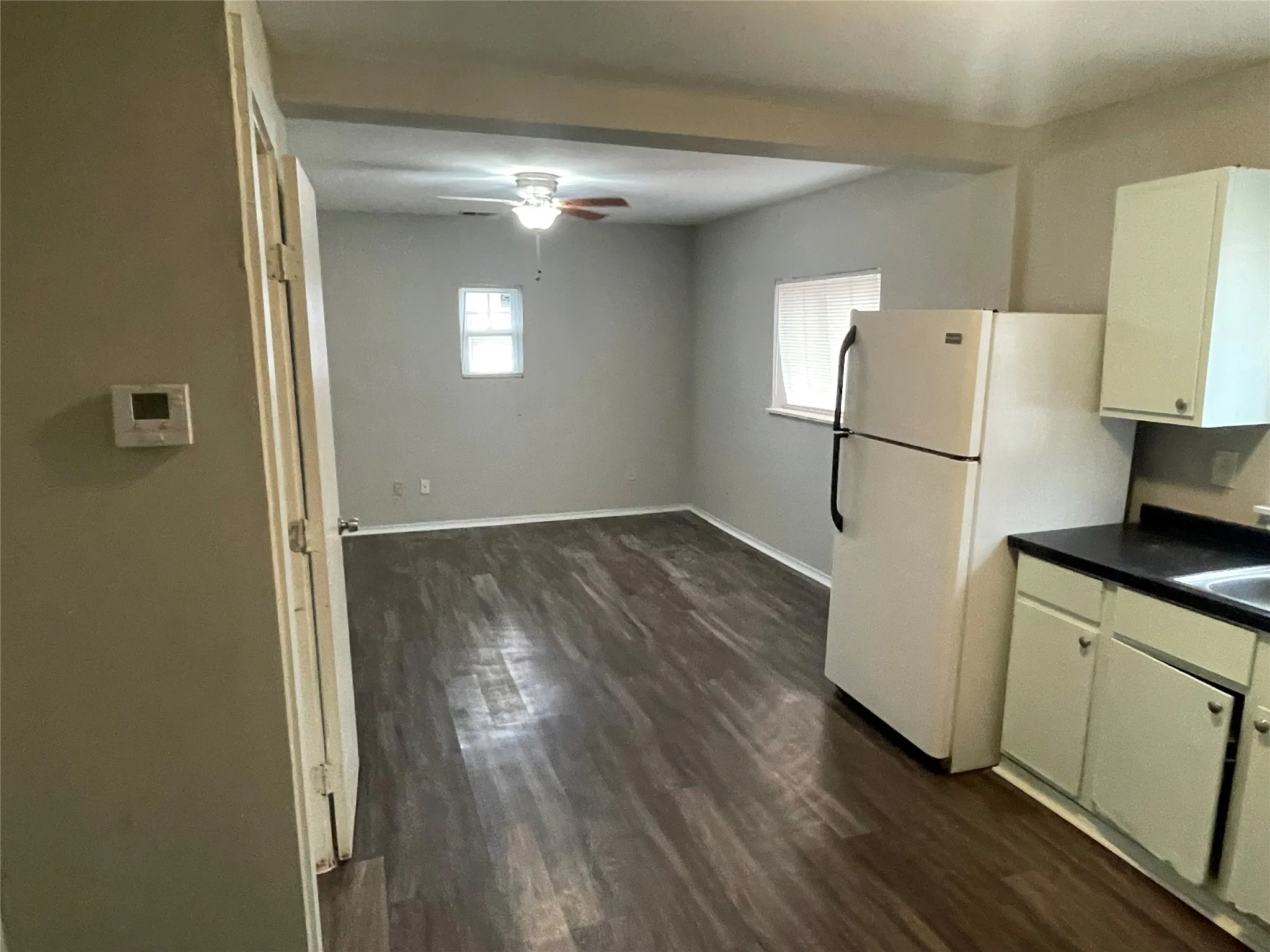 Single Family Residence For Rent in Dallas County , 1208 E 8th Street, Dallas, Texas 75203, 2 Bedroom, 1 Bathroom, Garage spaces, 678 Sqft, built in 1940, mls#21322157, Real Estate Agent in Dallas, Homes For Rent in Dallas county, Homes For Rent in Dallas, Realtor in Dallas Texas, Real Estate Brokerage Independent Realty Texas, Luminita Cordes Realtor