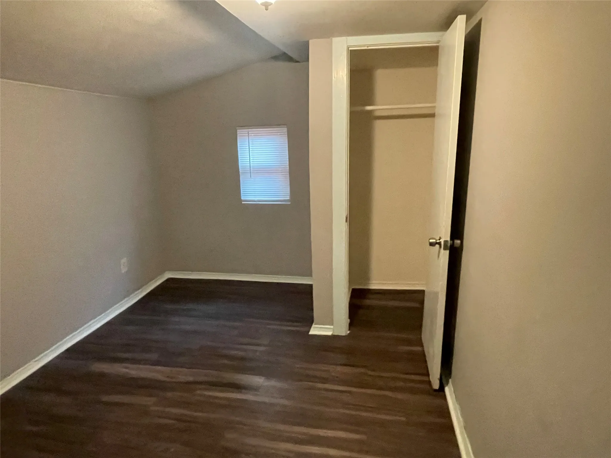 Single Family Residence For Rent in Dallas County , 1208 E 8th Street, Dallas, Texas 75203, 2 Bedroom, 1 Bathroom, Garage spaces, 678 Sqft, built in 1940, mls#21322157, Real Estate Agent in Dallas, Homes For Rent in Dallas county, Homes For Rent in Dallas, Realtor in Dallas Texas, Real Estate Brokerage Independent Realty Texas, Luminita Cordes Realtor
