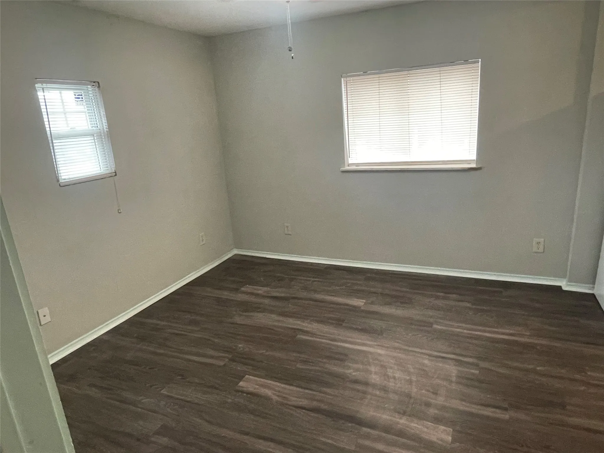 Single Family Residence For Rent in Dallas County , 1208 E 8th Street, Dallas, Texas 75203, 2 Bedroom, 1 Bathroom, Garage spaces, 678 Sqft, built in 1940, mls#21322157, Real Estate Agent in Dallas, Homes For Rent in Dallas county, Homes For Rent in Dallas, Realtor in Dallas Texas, Real Estate Brokerage Independent Realty Texas, Luminita Cordes Realtor