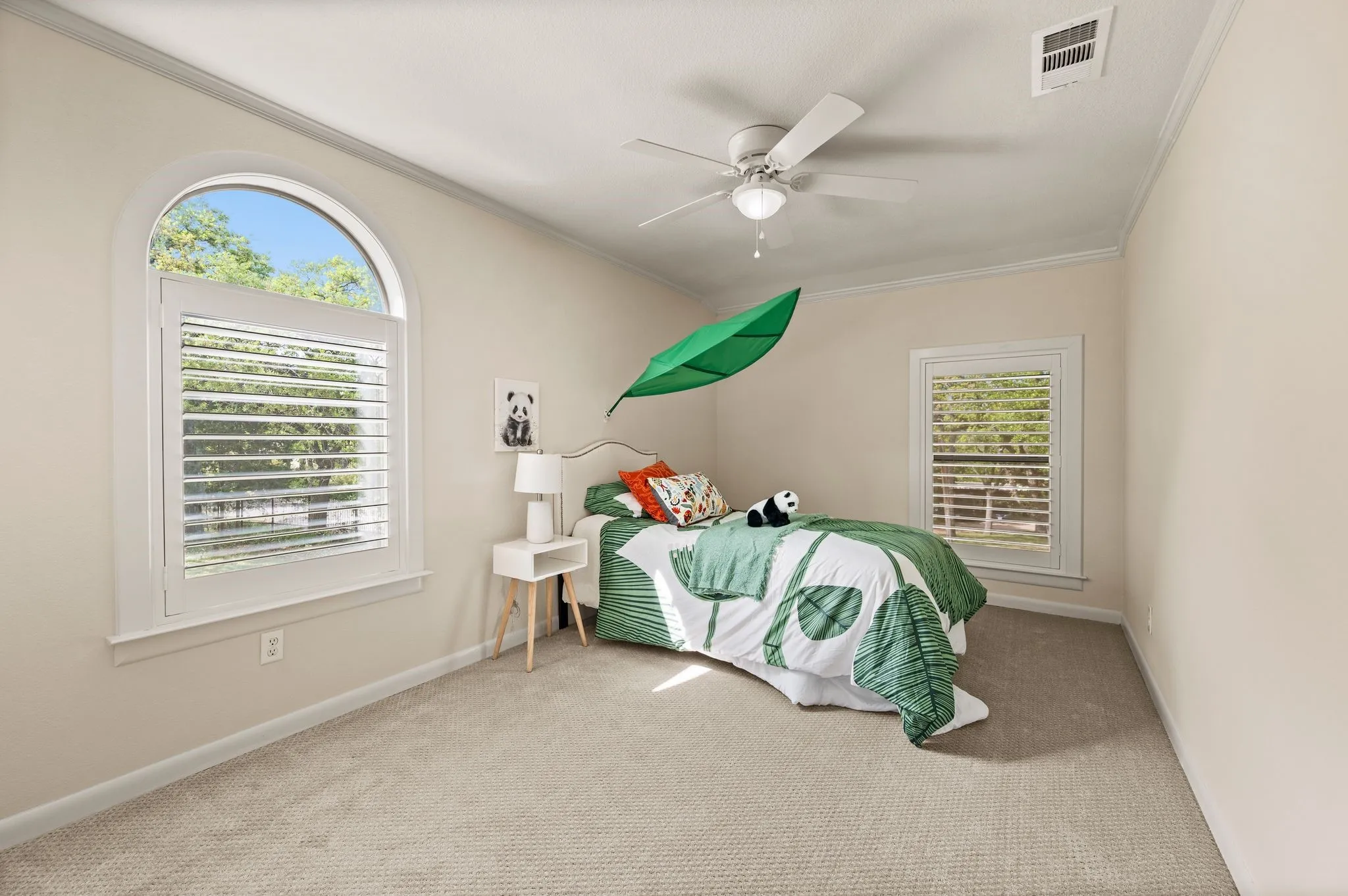 Single Family Residence For Sale in Tarrant County , 2523 Anglers Drive, Grapevine, Texas 76051, 3 Bedroom, 3 Bathroom, 2 Garage spaces, 3,562 Sqft, built in 1960, mls#21322132, Real Estate Agent in Grapevine, Homes For Sale in Tarrant county, Homes For Sale in Grapevine, Realtor in Grapevine Texas, Real Estate Brokerage Independent Realty Texas, Luminita Cordes Realtor