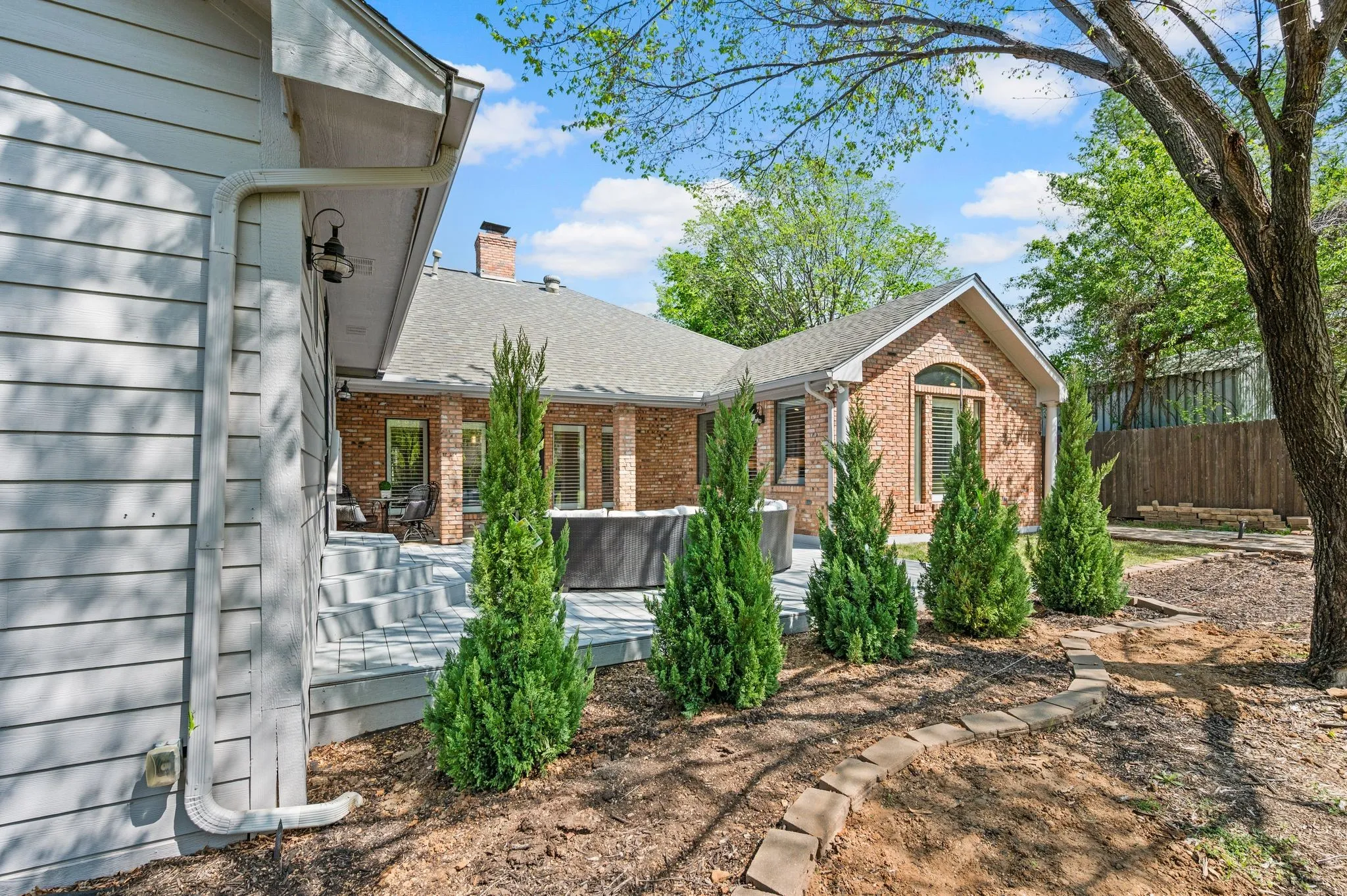 Single Family Residence For Sale in Tarrant County , 2523 Anglers Drive, Grapevine, Texas 76051, 3 Bedroom, 3 Bathroom, 2 Garage spaces, 3,562 Sqft, built in 1960, mls#21322132, Real Estate Agent in Grapevine, Homes For Sale in Tarrant county, Homes For Sale in Grapevine, Realtor in Grapevine Texas, Real Estate Brokerage Independent Realty Texas, Luminita Cordes Realtor