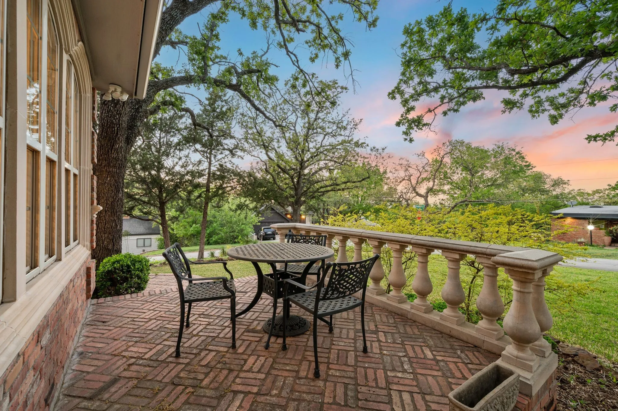 Single Family Residence For Sale in Tarrant County , 2523 Anglers Drive, Grapevine, Texas 76051, 3 Bedroom, 3 Bathroom, 2 Garage spaces, 3,562 Sqft, built in 1960, mls#21322132, Real Estate Agent in Grapevine, Homes For Sale in Tarrant county, Homes For Sale in Grapevine, Realtor in Grapevine Texas, Real Estate Brokerage Independent Realty Texas, Luminita Cordes Realtor