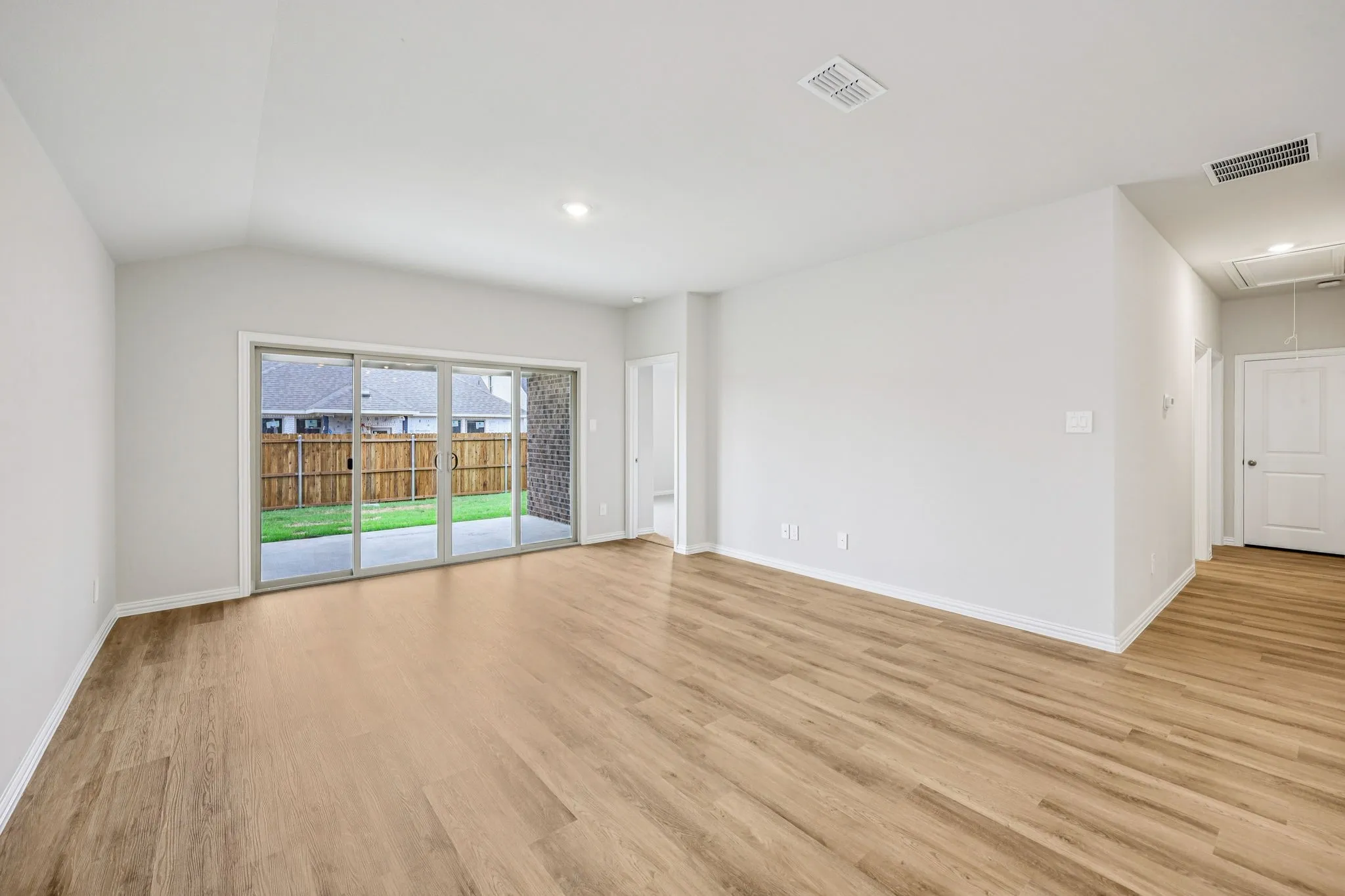  Photo is not of the actual home, but is an inspirational photo of builder’s model home and may depict options, furnishings, and/or decorator features that are not included.
