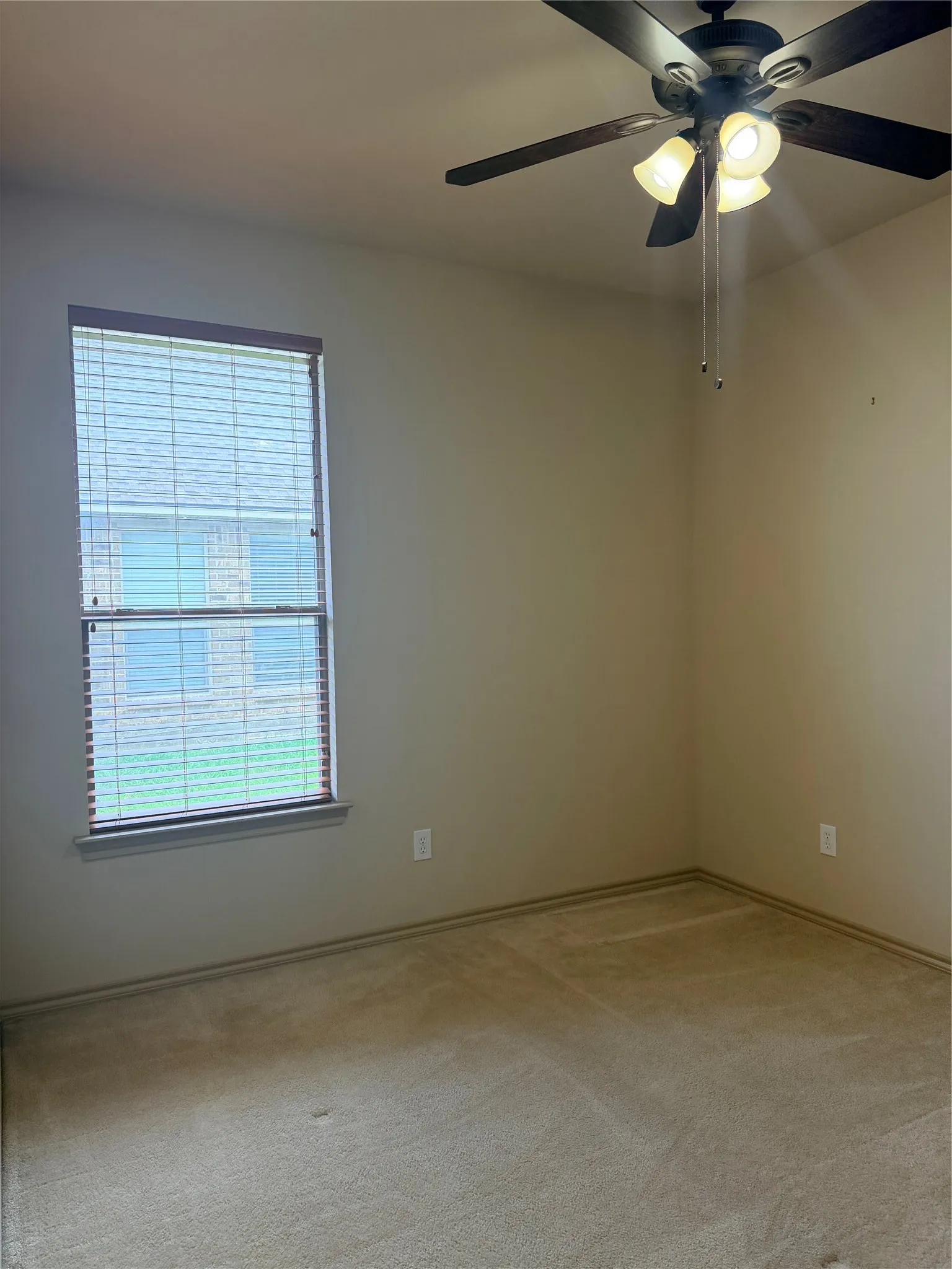 Single Family Residence For Rent in Tarrant County , 1716 Deer Crossing Drive, Arlington, Texas 76002, 3 Bedroom, 3 Bathroom, 2 Garage spaces, 2,417 Sqft, built in 2008, mls#21322138, Real Estate Agent in Arlington, Homes For Rent in Tarrant county, Homes For Rent in Arlington, Realtor in Arlington Texas, Real Estate Brokerage Independent Realty Texas, Luminita Cordes Realtor