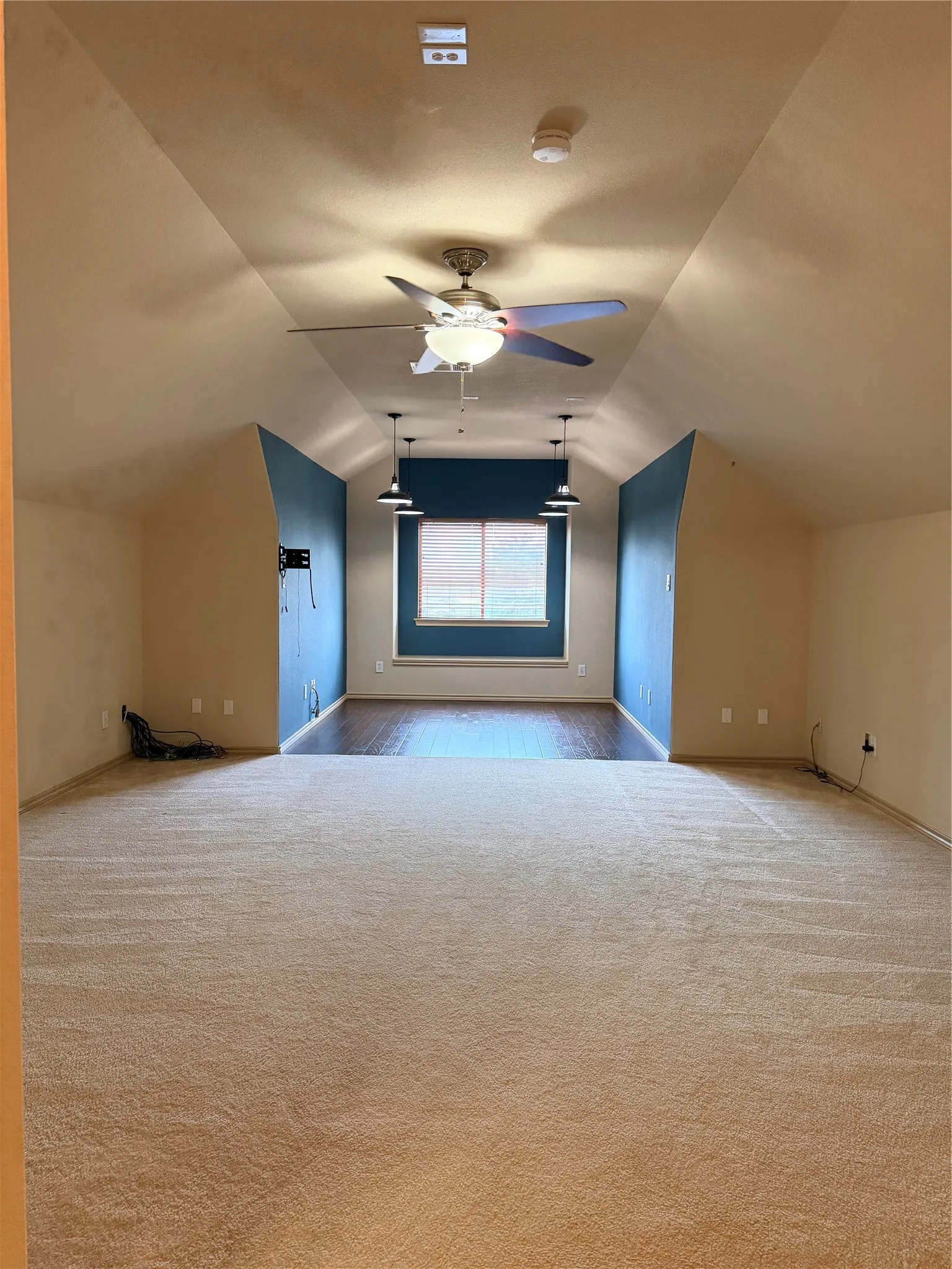 Single Family Residence For Rent in Tarrant County , 1716 Deer Crossing Drive, Arlington, Texas 76002, 3 Bedroom, 3 Bathroom, 2 Garage spaces, 2,417 Sqft, built in 2008, mls#21322138, Real Estate Agent in Arlington, Homes For Rent in Tarrant county, Homes For Rent in Arlington, Realtor in Arlington Texas, Real Estate Brokerage Independent Realty Texas, Luminita Cordes Realtor