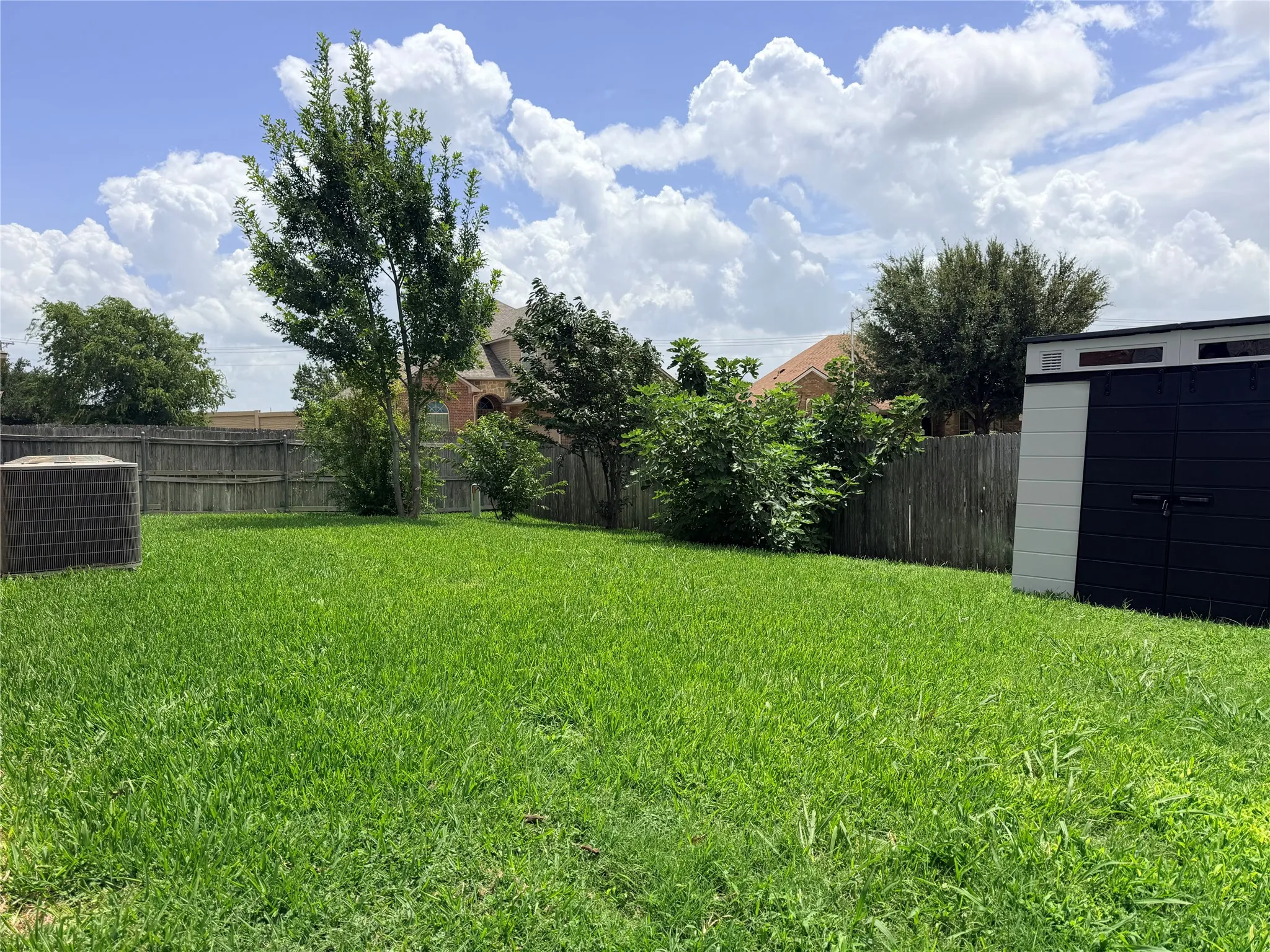Single Family Residence For Rent in Tarrant County , 1716 Deer Crossing Drive, Arlington, Texas 76002, 3 Bedroom, 3 Bathroom, 2 Garage spaces, 2,417 Sqft, built in 2008, mls#21322138, Real Estate Agent in Arlington, Homes For Rent in Tarrant county, Homes For Rent in Arlington, Realtor in Arlington Texas, Real Estate Brokerage Independent Realty Texas, Luminita Cordes Realtor