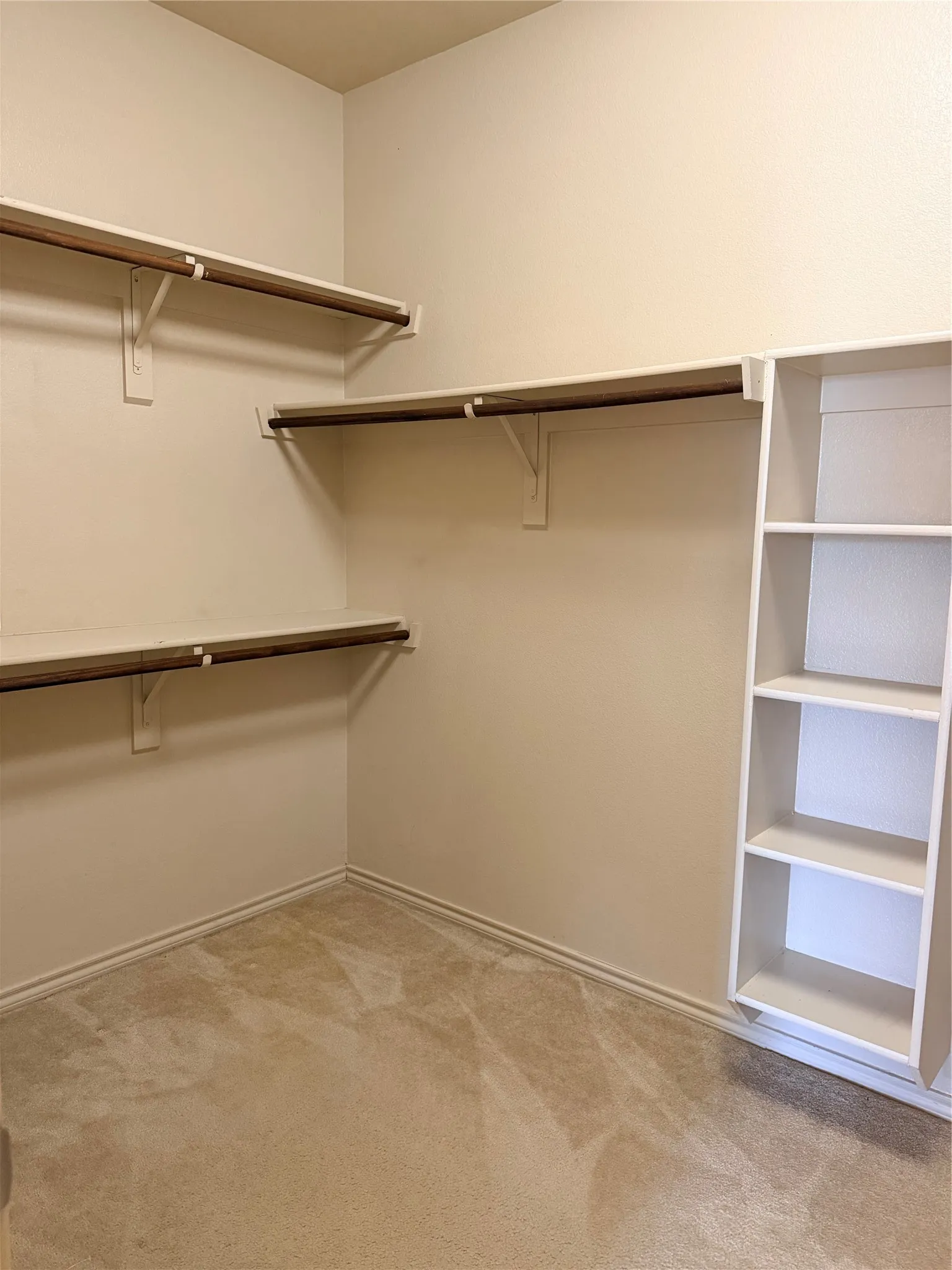 Single Family Residence For Rent in Tarrant County , 1716 Deer Crossing Drive, Arlington, Texas 76002, 3 Bedroom, 3 Bathroom, 2 Garage spaces, 2,417 Sqft, built in 2008, mls#21322138, Real Estate Agent in Arlington, Homes For Rent in Tarrant county, Homes For Rent in Arlington, Realtor in Arlington Texas, Real Estate Brokerage Independent Realty Texas, Luminita Cordes Realtor