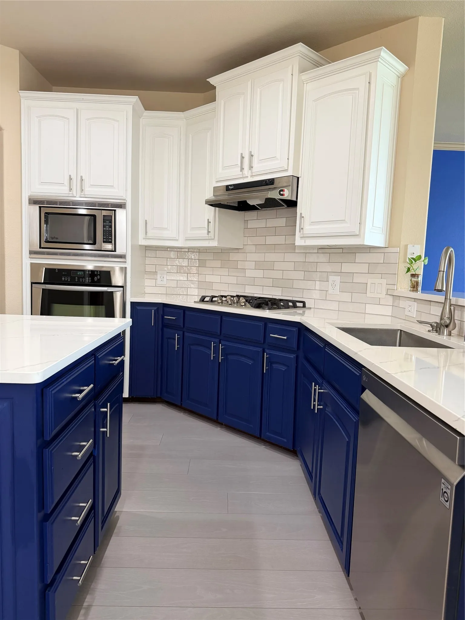 Single Family Residence For Rent in Tarrant County , 1716 Deer Crossing Drive, Arlington, Texas 76002, 3 Bedroom, 3 Bathroom, 2 Garage spaces, 2,417 Sqft, built in 2008, mls#21322138, Real Estate Agent in Arlington, Homes For Rent in Tarrant county, Homes For Rent in Arlington, Realtor in Arlington Texas, Real Estate Brokerage Independent Realty Texas, Luminita Cordes Realtor