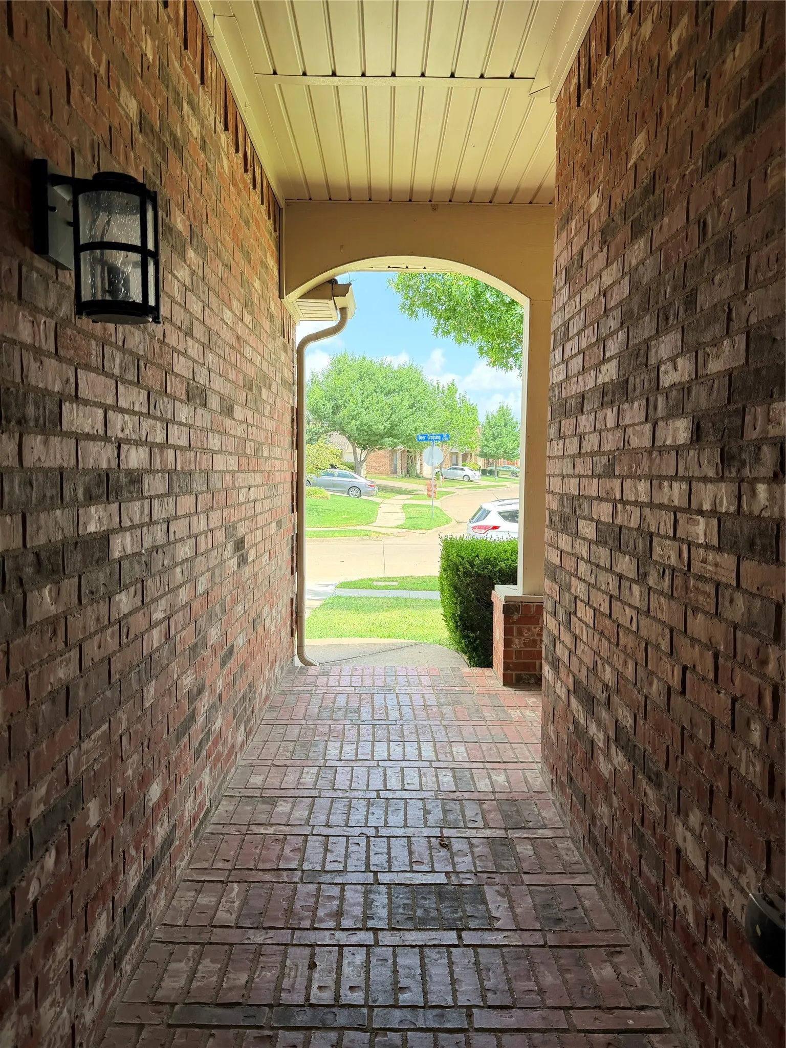 Single Family Residence For Rent in Tarrant County , 1716 Deer Crossing Drive, Arlington, Texas 76002, 3 Bedroom, 3 Bathroom, 2 Garage spaces, 2,417 Sqft, built in 2008, mls#21322138, Real Estate Agent in Arlington, Homes For Rent in Tarrant county, Homes For Rent in Arlington, Realtor in Arlington Texas, Real Estate Brokerage Independent Realty Texas, Luminita Cordes Realtor