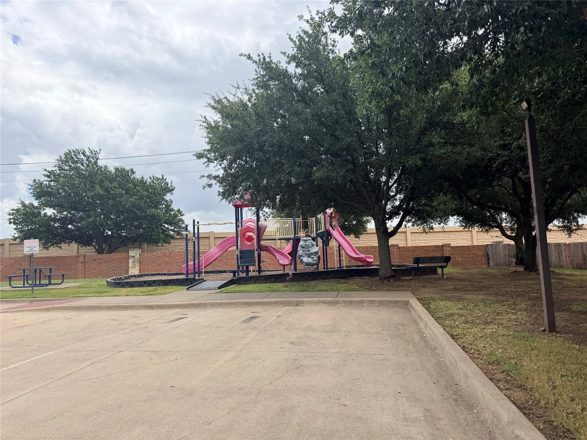 Single Family Residence For Rent in Tarrant County , 1716 Deer Crossing Drive, Arlington, Texas 76002, 3 Bedroom, 3 Bathroom, 2 Garage spaces, 2,417 Sqft, built in 2008, mls#21322138, Real Estate Agent in Arlington, Homes For Rent in Tarrant county, Homes For Rent in Arlington, Realtor in Arlington Texas, Real Estate Brokerage Independent Realty Texas, Luminita Cordes Realtor