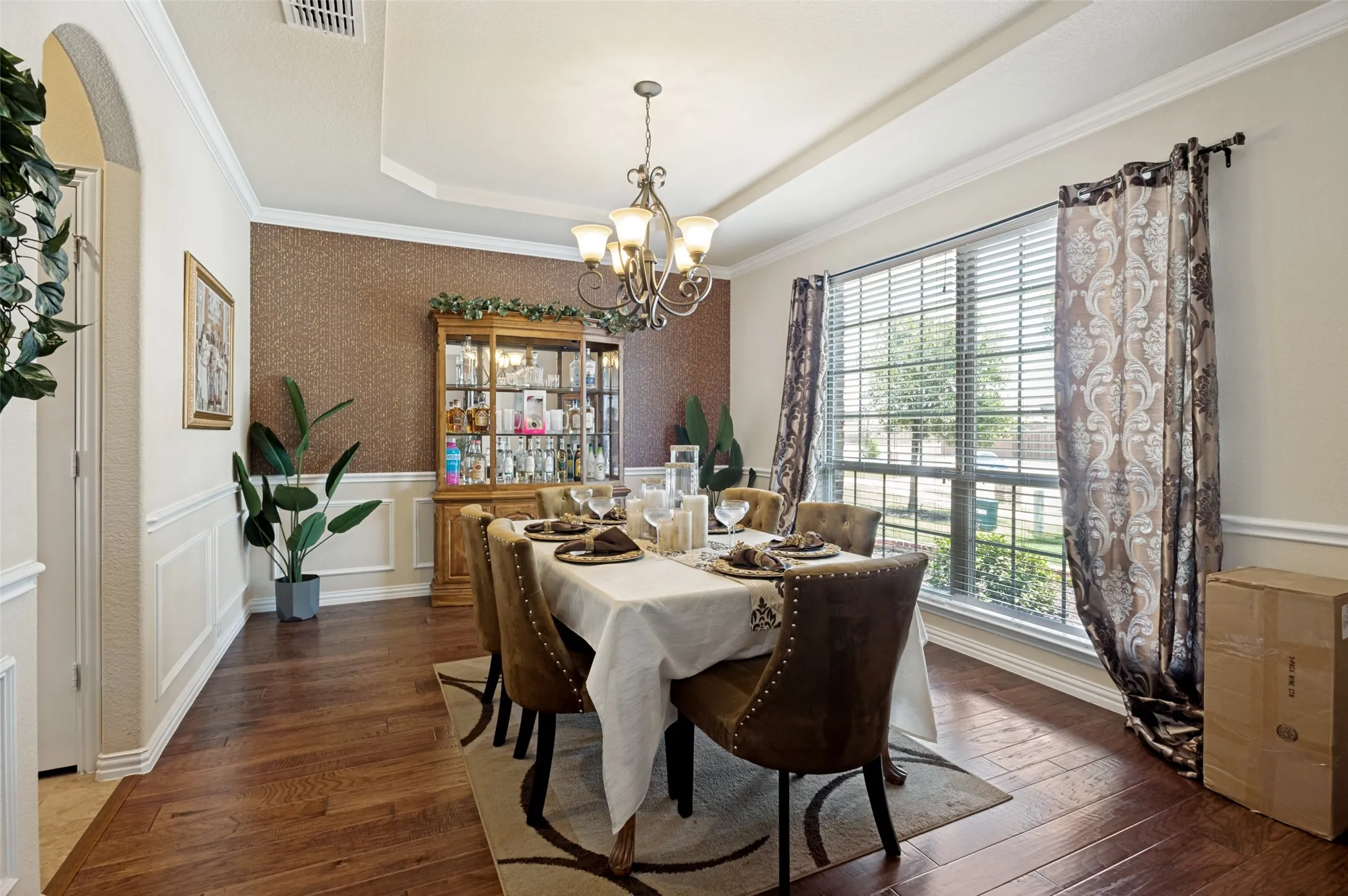 Single Family Residence For Sale in Ellis County , 3022 Le Manns Street, Midlothian, Texas 76065, 5 Bedroom, 4 Bathroom, 3 Garage spaces, 4,177 Sqft, built in 2016, mls#21322155, Real Estate Agent in Midlothian, Homes For Sale in Ellis county, Homes For Sale in Midlothian, Realtor in Midlothian Texas, Real Estate Brokerage Independent Realty Texas, Luminita Cordes Realtor