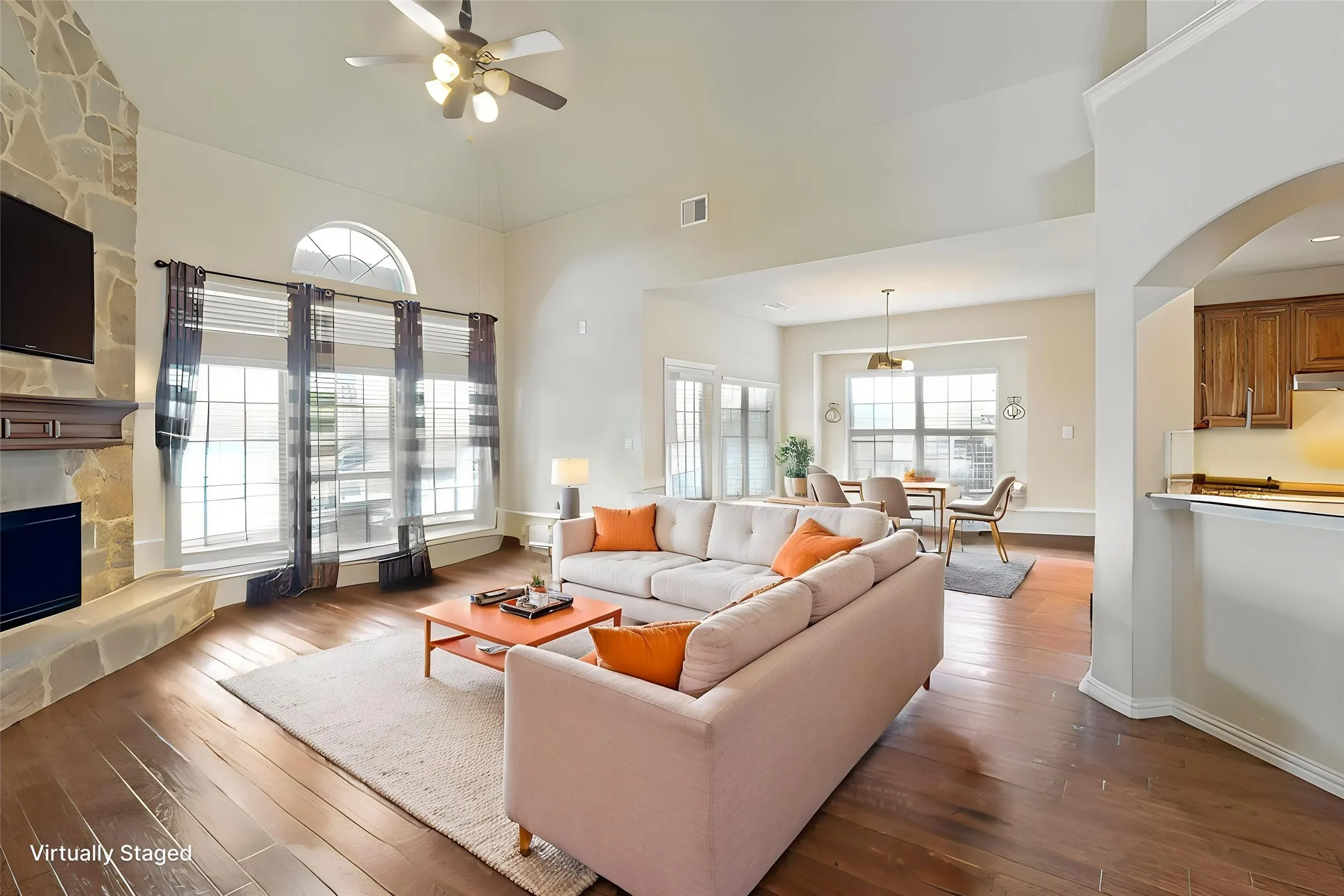 Single Family Residence For Sale in Ellis County , 3022 Le Manns Street, Midlothian, Texas 76065, 5 Bedroom, 4 Bathroom, 3 Garage spaces, 4,177 Sqft, built in 2016, mls#21322155, Real Estate Agent in Midlothian, Homes For Sale in Ellis county, Homes For Sale in Midlothian, Realtor in Midlothian Texas, Real Estate Brokerage Independent Realty Texas, Luminita Cordes Realtor