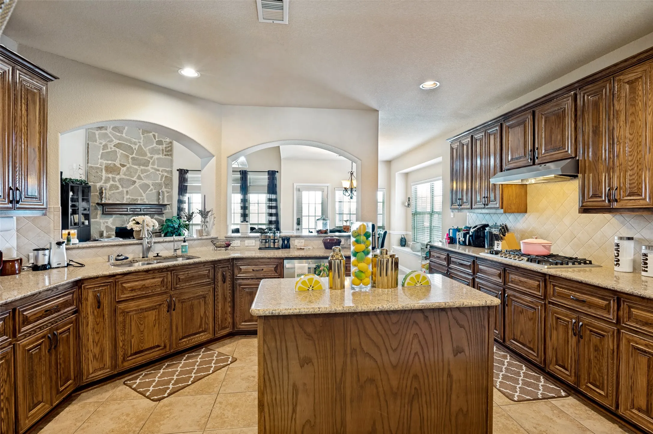 Single Family Residence For Sale in Ellis County , 3022 Le Manns Street, Midlothian, Texas 76065, 5 Bedroom, 4 Bathroom, 3 Garage spaces, 4,177 Sqft, built in 2016, mls#21322155, Real Estate Agent in Midlothian, Homes For Sale in Ellis county, Homes For Sale in Midlothian, Realtor in Midlothian Texas, Real Estate Brokerage Independent Realty Texas, Luminita Cordes Realtor