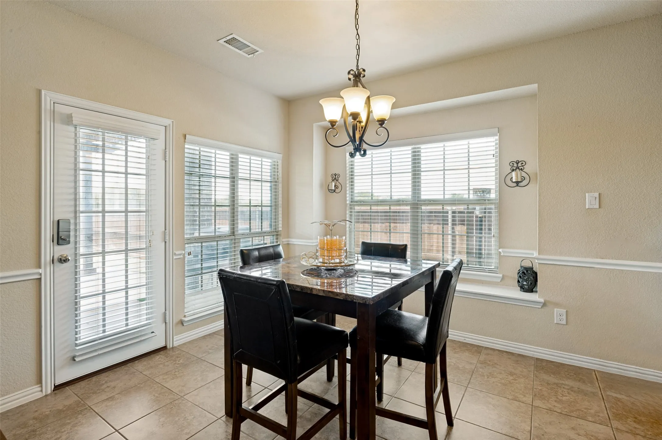Single Family Residence For Sale in Ellis County , 3022 Le Manns Street, Midlothian, Texas 76065, 5 Bedroom, 4 Bathroom, 3 Garage spaces, 4,177 Sqft, built in 2016, mls#21322155, Real Estate Agent in Midlothian, Homes For Sale in Ellis county, Homes For Sale in Midlothian, Realtor in Midlothian Texas, Real Estate Brokerage Independent Realty Texas, Luminita Cordes Realtor