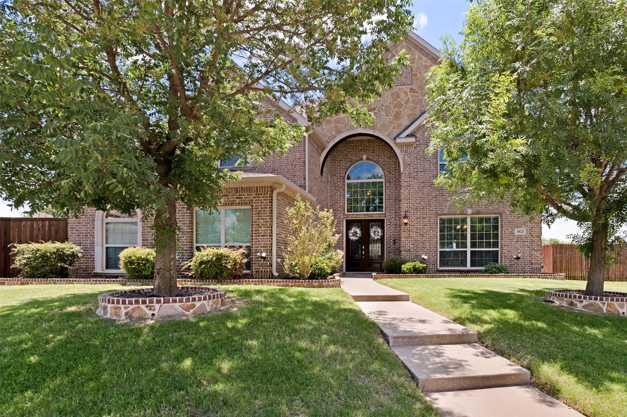 Single Family Residence For Sale in Ellis County , 3022 Le Manns Street, Midlothian, Texas 76065, 5 Bedroom, 4 Bathroom, 3 Garage spaces, 4,177 Sqft, built in 2016, mls#21322155, Real Estate Agent in Midlothian, Homes For Sale in Ellis county, Homes For Sale in Midlothian, Realtor in Midlothian Texas, Real Estate Brokerage Independent Realty Texas, Luminita Cordes Realtor