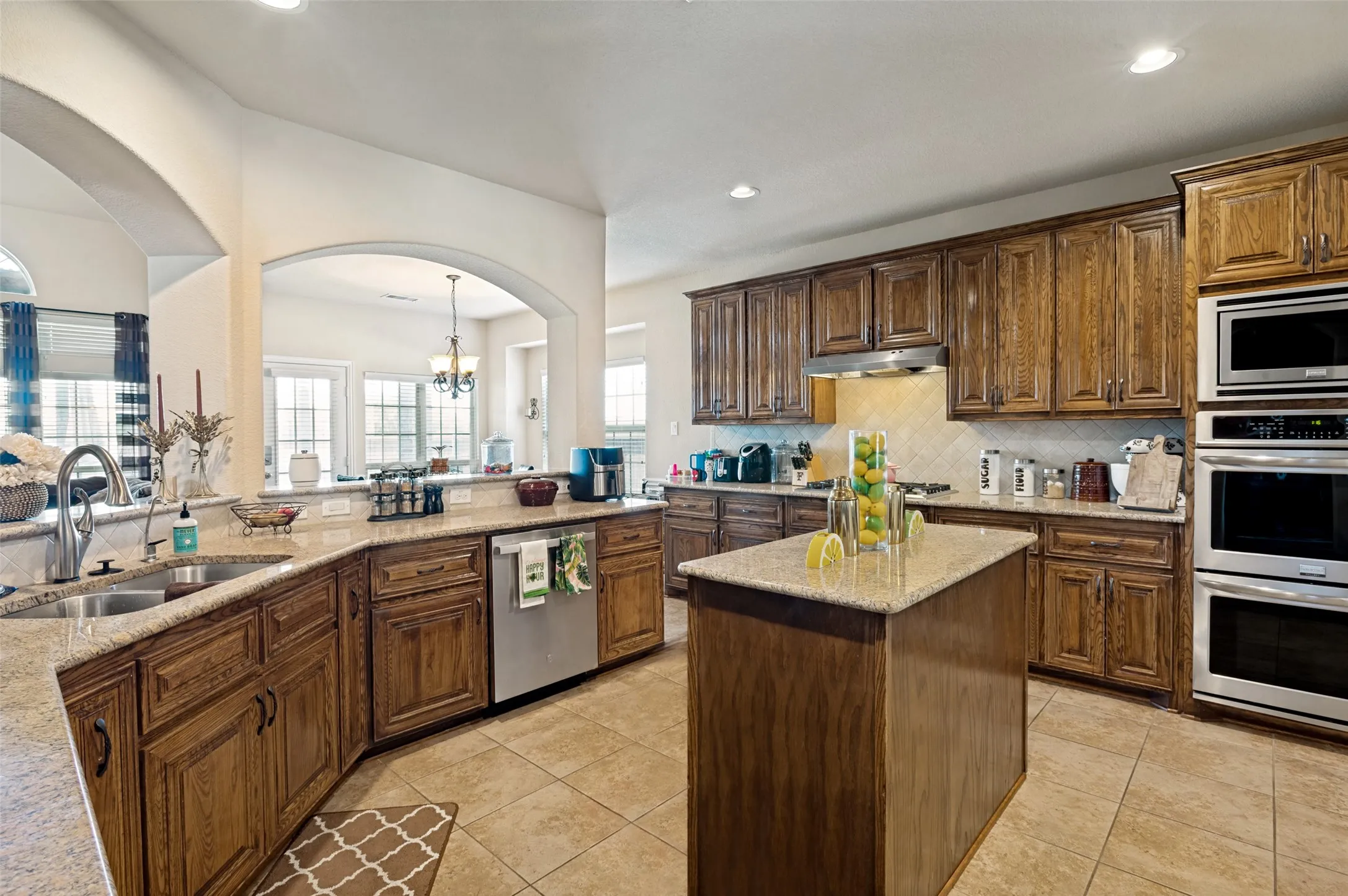 Single Family Residence For Sale in Ellis County , 3022 Le Manns Street, Midlothian, Texas 76065, 5 Bedroom, 4 Bathroom, 3 Garage spaces, 4,177 Sqft, built in 2016, mls#21322155, Real Estate Agent in Midlothian, Homes For Sale in Ellis county, Homes For Sale in Midlothian, Realtor in Midlothian Texas, Real Estate Brokerage Independent Realty Texas, Luminita Cordes Realtor