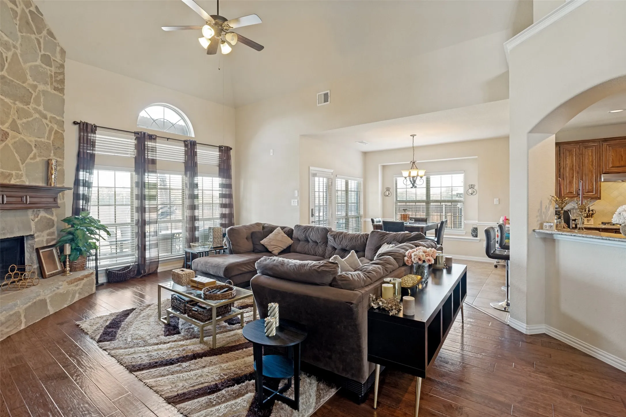 Single Family Residence For Sale in Ellis County , 3022 Le Manns Street, Midlothian, Texas 76065, 5 Bedroom, 4 Bathroom, 3 Garage spaces, 4,177 Sqft, built in 2016, mls#21322155, Real Estate Agent in Midlothian, Homes For Sale in Ellis county, Homes For Sale in Midlothian, Realtor in Midlothian Texas, Real Estate Brokerage Independent Realty Texas, Luminita Cordes Realtor