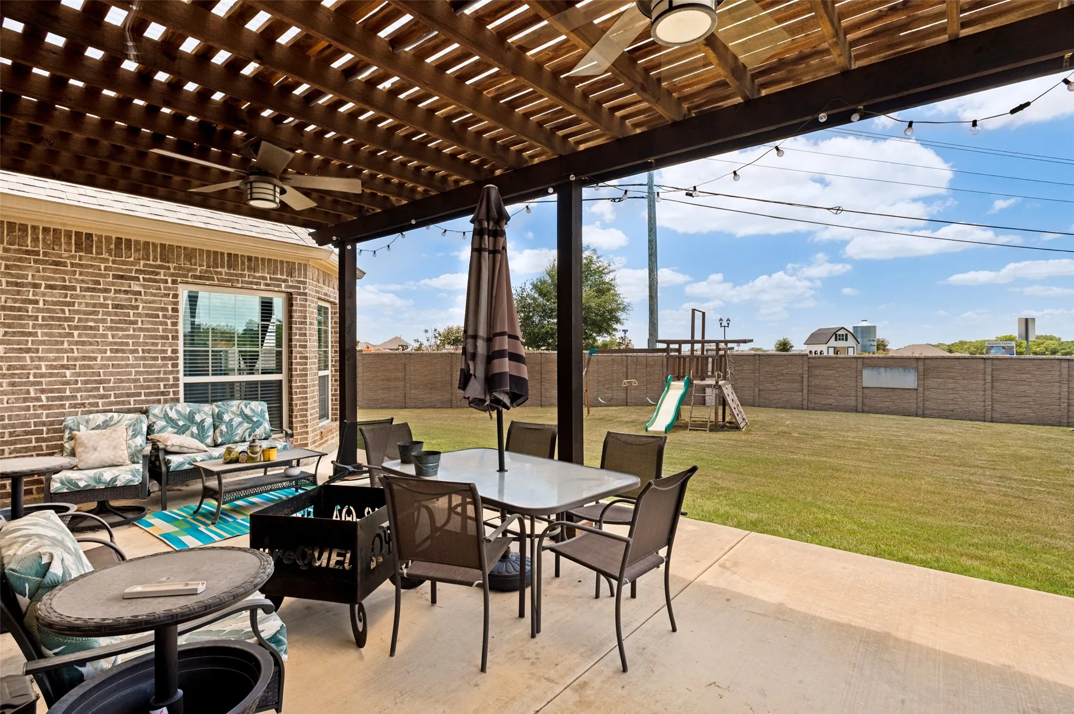Single Family Residence For Sale in Ellis County , 3022 Le Manns Street, Midlothian, Texas 76065, 5 Bedroom, 4 Bathroom, 3 Garage spaces, 4,177 Sqft, built in 2016, mls#21322155, Real Estate Agent in Midlothian, Homes For Sale in Ellis county, Homes For Sale in Midlothian, Realtor in Midlothian Texas, Real Estate Brokerage Independent Realty Texas, Luminita Cordes Realtor