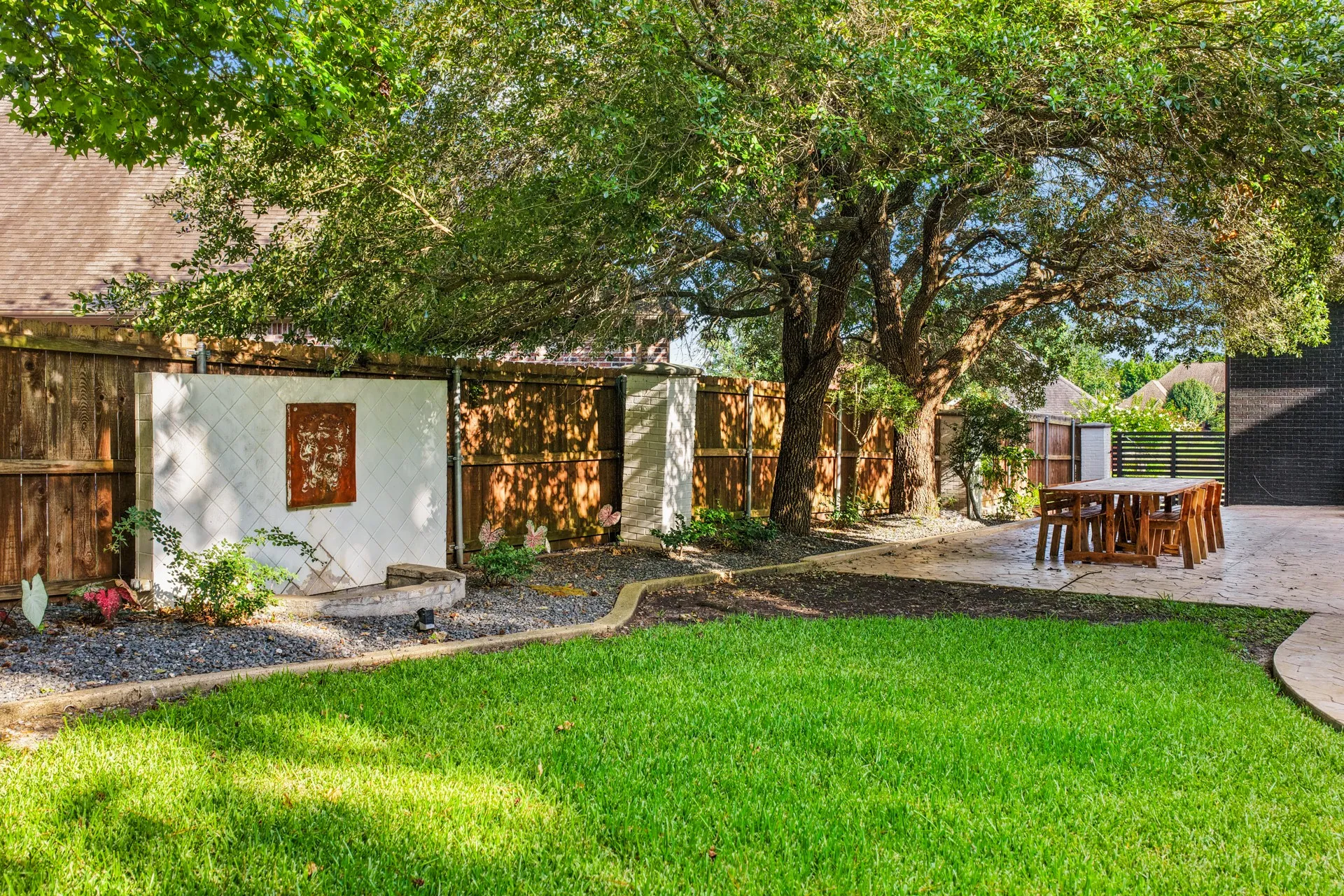 Single Family Residence For Sale in Titus County , 507 Greenhill Park Avenue, Mt Pleasant, Texas 75455, 4 Bedroom, 5 Bathroom, 2 Garage spaces, 5,248 Sqft, built in 1996, mls#21318691, Real Estate Agent in Mt Pleasant, Homes For Sale in Titus county, Homes For Sale in Mt Pleasant, Realtor in Mt Pleasant Texas, Real Estate Brokerage Independent Realty Texas, Luminita Cordes Realtor