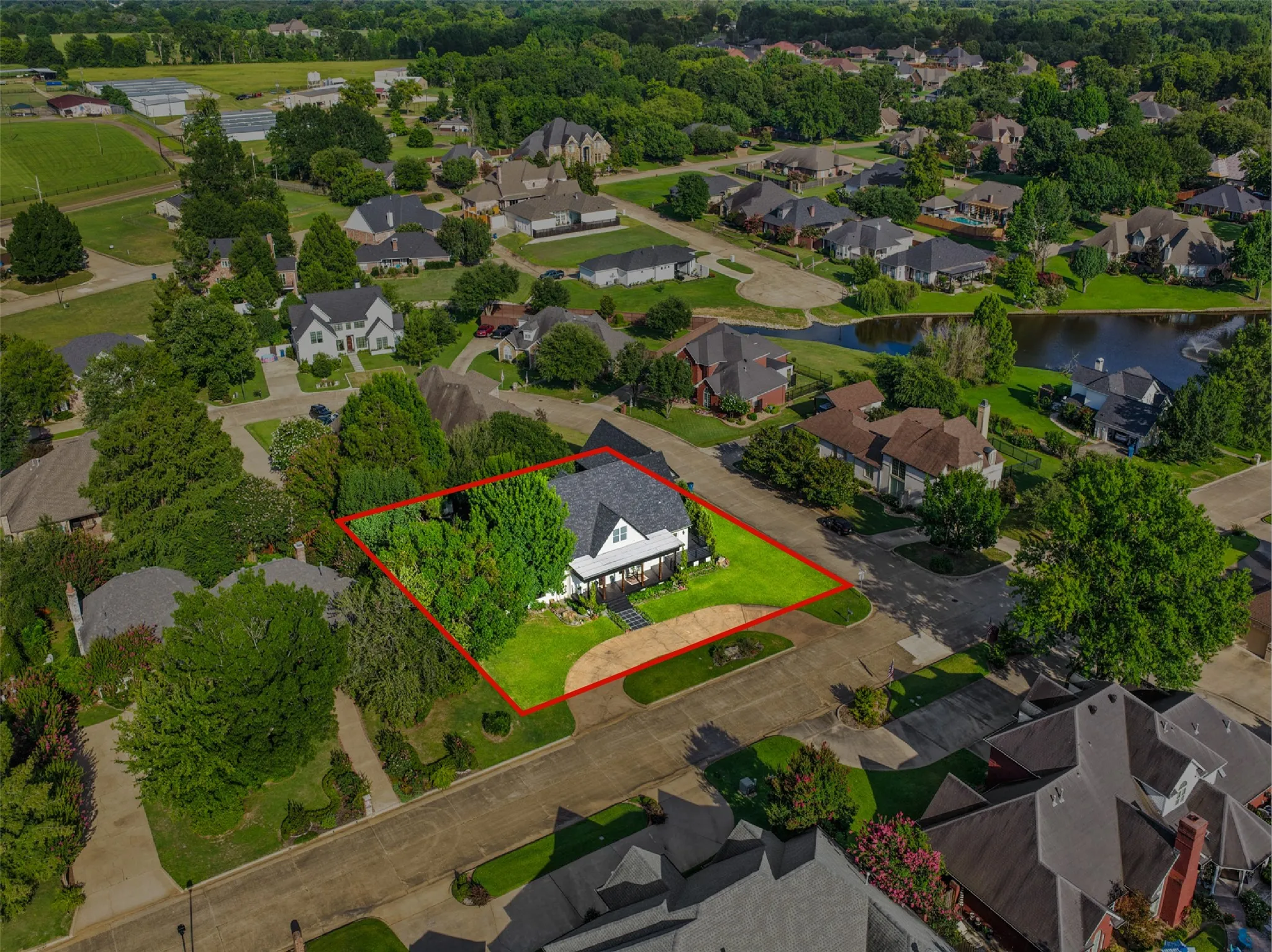 Single Family Residence For Sale in Titus County , 507 Greenhill Park Avenue, Mt Pleasant, Texas 75455, 4 Bedroom, 5 Bathroom, 2 Garage spaces, 5,248 Sqft, built in 1996, mls#21318691, Real Estate Agent in Mt Pleasant, Homes For Sale in Titus county, Homes For Sale in Mt Pleasant, Realtor in Mt Pleasant Texas, Real Estate Brokerage Independent Realty Texas, Luminita Cordes Realtor