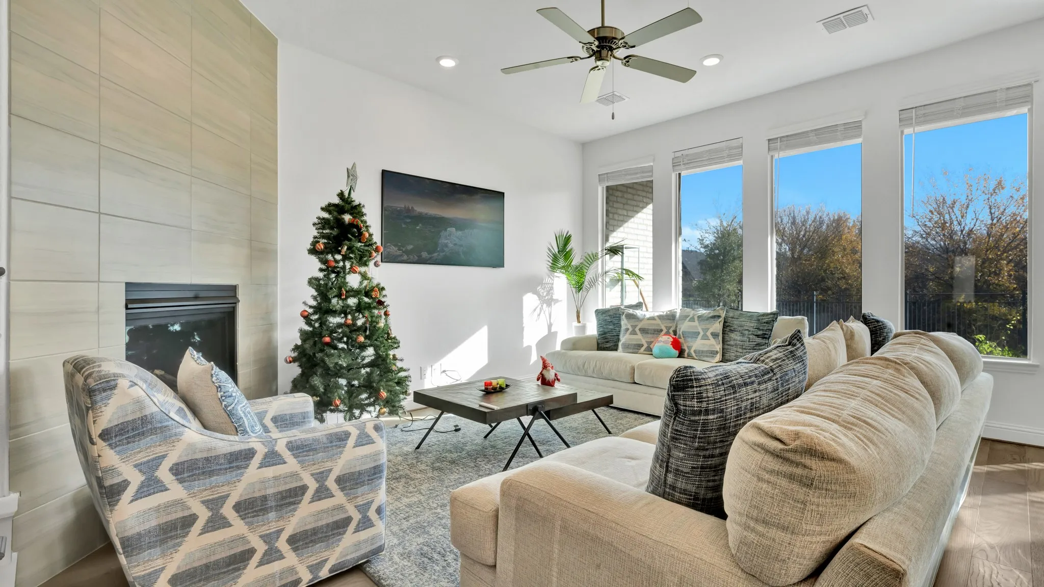 Single Family Residence For Rent in Denton County , 306 Dove Falls Drive, Argyle, Texas 76226, 3 Bedroom, 3 Bathroom, 2 Garage spaces, 2,736 Sqft, built in 2022, mls#21322175, Real Estate Agent in Argyle, Homes For Rent in Denton county, Homes For Rent in Argyle, Realtor in Argyle Texas, Real Estate Brokerage Independent Realty Texas, Luminita Cordes Realtor