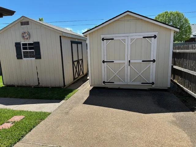 Single Family Residence For Sale in Mc Lennan County , 600 Durango Circle, Hewitt, Texas 76643, 3 Bedroom, 2 Bathroom, 2 Garage spaces, 1,828 Sqft, built in 2000, mls#21230376, Real Estate Agent in Hewitt, Homes For Sale in Mc Lennan county, Homes For Sale in Hewitt, Realtor in Hewitt Texas, Real Estate Brokerage Independent Realty Texas, Luminita Cordes Realtor