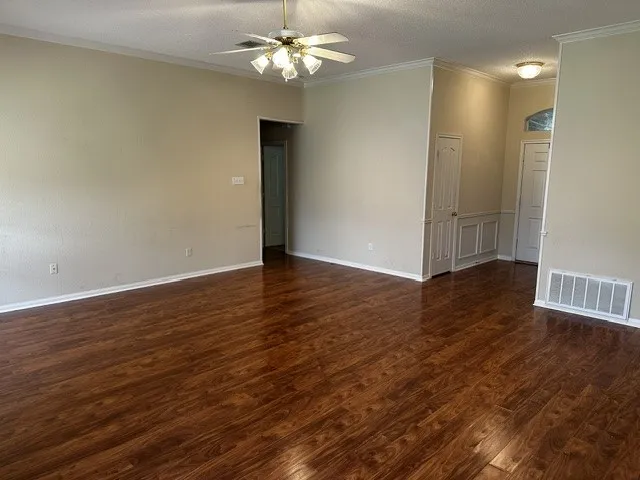 Single Family Residence For Sale in Mc Lennan County , 600 Durango Circle, Hewitt, Texas 76643, 3 Bedroom, 2 Bathroom, 2 Garage spaces, 1,828 Sqft, built in 2000, mls#21230376, Real Estate Agent in Hewitt, Homes For Sale in Mc Lennan county, Homes For Sale in Hewitt, Realtor in Hewitt Texas, Real Estate Brokerage Independent Realty Texas, Luminita Cordes Realtor