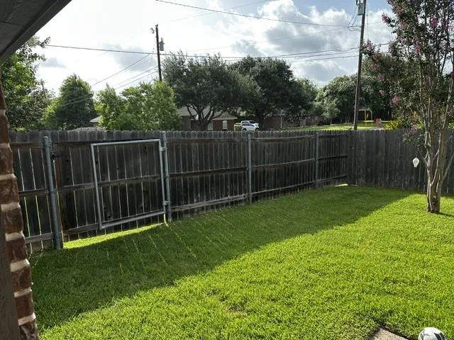 Single Family Residence For Sale in Mc Lennan County , 600 Durango Circle, Hewitt, Texas 76643, 3 Bedroom, 2 Bathroom, 2 Garage spaces, 1,828 Sqft, built in 2000, mls#21230376, Real Estate Agent in Hewitt, Homes For Sale in Mc Lennan county, Homes For Sale in Hewitt, Realtor in Hewitt Texas, Real Estate Brokerage Independent Realty Texas, Luminita Cordes Realtor