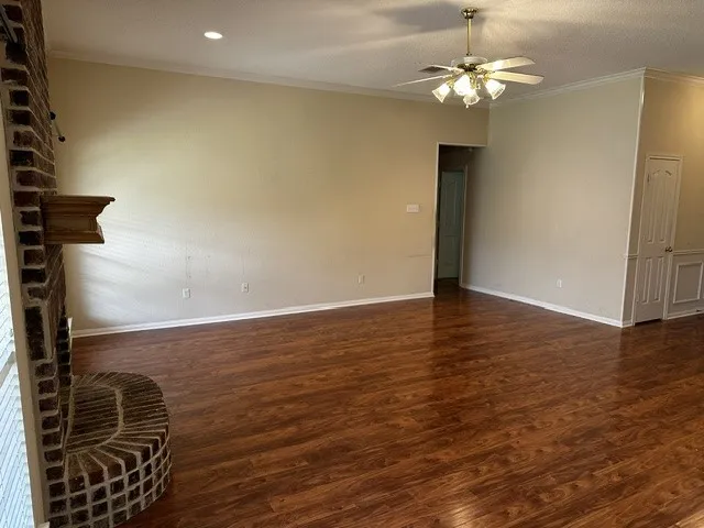 Single Family Residence For Sale in Mc Lennan County , 600 Durango Circle, Hewitt, Texas 76643, 3 Bedroom, 2 Bathroom, 2 Garage spaces, 1,828 Sqft, built in 2000, mls#21230376, Real Estate Agent in Hewitt, Homes For Sale in Mc Lennan county, Homes For Sale in Hewitt, Realtor in Hewitt Texas, Real Estate Brokerage Independent Realty Texas, Luminita Cordes Realtor