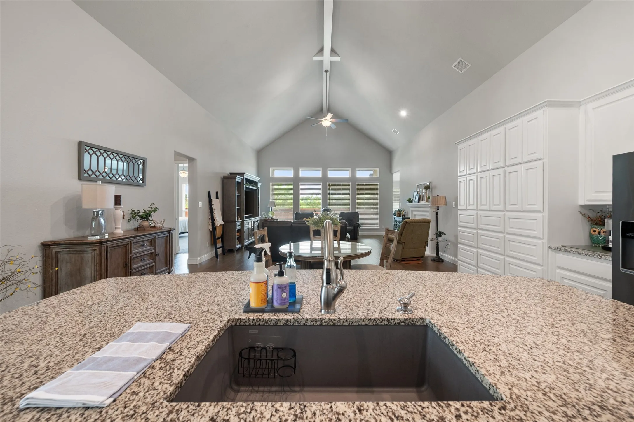 Single Family Residence For Sale in Tarrant County , 1921 Middleton Drive, Mansfield, Texas 76063, 4 Bedroom, 3 Bathroom, 2 Garage spaces, 2,921 Sqft, built in 2019, mls#21138456, Real Estate Agent in Mansfield, Homes For Sale in Tarrant county, Homes For Sale in Mansfield, Realtor in Mansfield Texas, Real Estate Brokerage Independent Realty Texas, Luminita Cordes Realtor