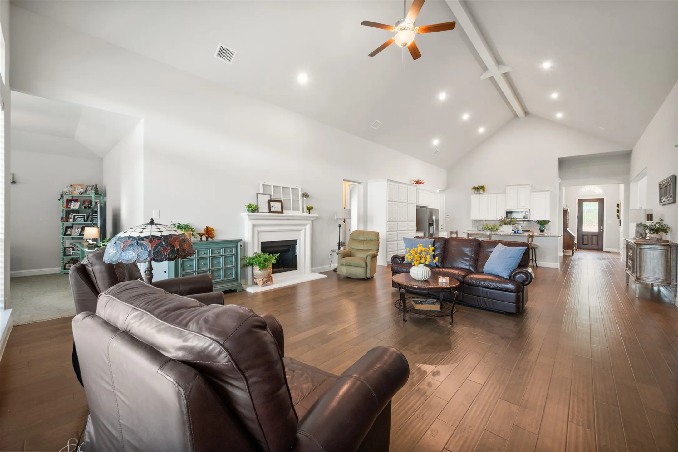 Single Family Residence For Sale in Tarrant County , 1921 Middleton Drive, Mansfield, Texas 76063, 4 Bedroom, 3 Bathroom, 2 Garage spaces, 2,921 Sqft, built in 2019, mls#21138456, Real Estate Agent in Mansfield, Homes For Sale in Tarrant county, Homes For Sale in Mansfield, Realtor in Mansfield Texas, Real Estate Brokerage Independent Realty Texas, Luminita Cordes Realtor