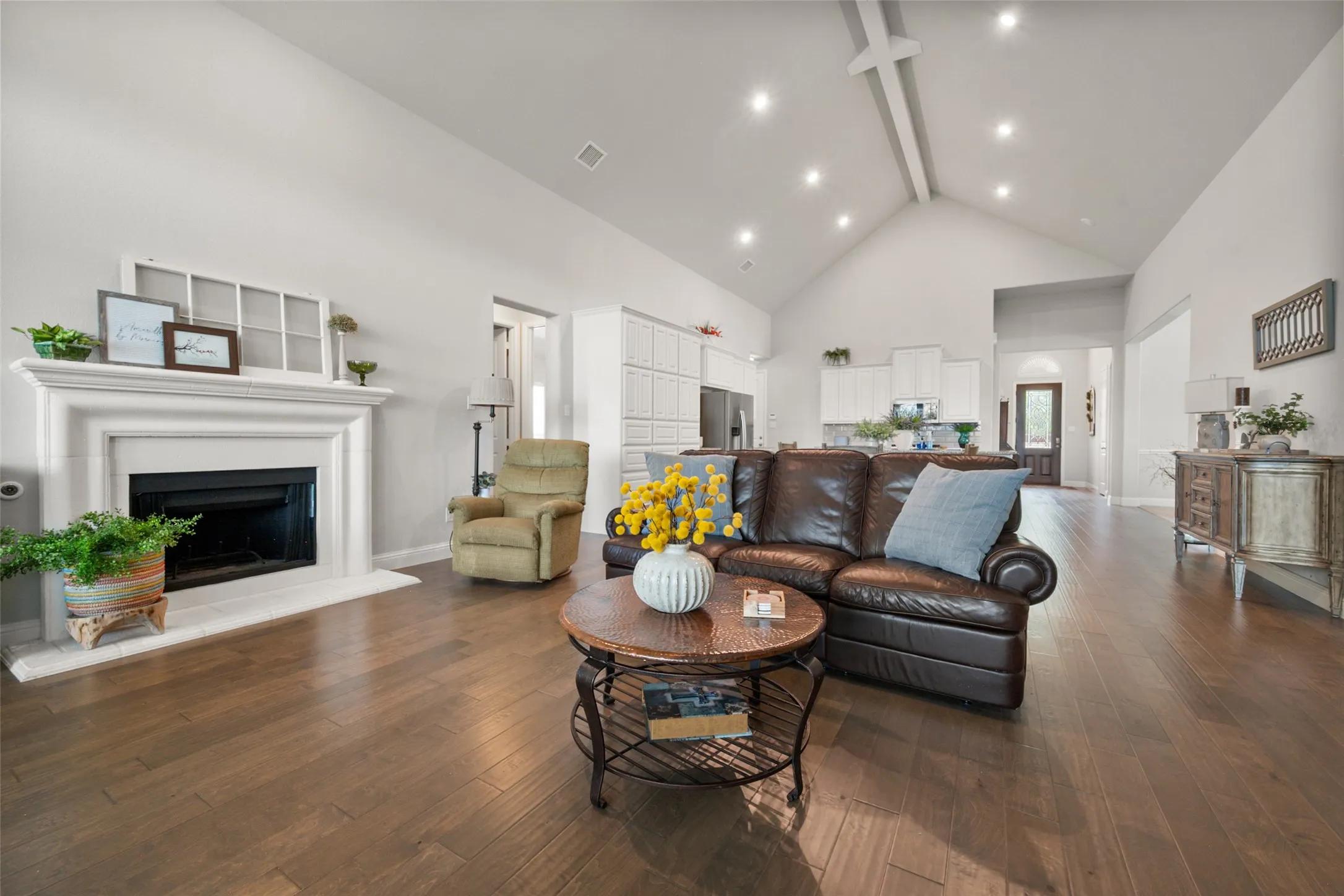Single Family Residence For Sale in Tarrant County , 1921 Middleton Drive, Mansfield, Texas 76063, 4 Bedroom, 3 Bathroom, 2 Garage spaces, 2,921 Sqft, built in 2019, mls#21138456, Real Estate Agent in Mansfield, Homes For Sale in Tarrant county, Homes For Sale in Mansfield, Realtor in Mansfield Texas, Real Estate Brokerage Independent Realty Texas, Luminita Cordes Realtor