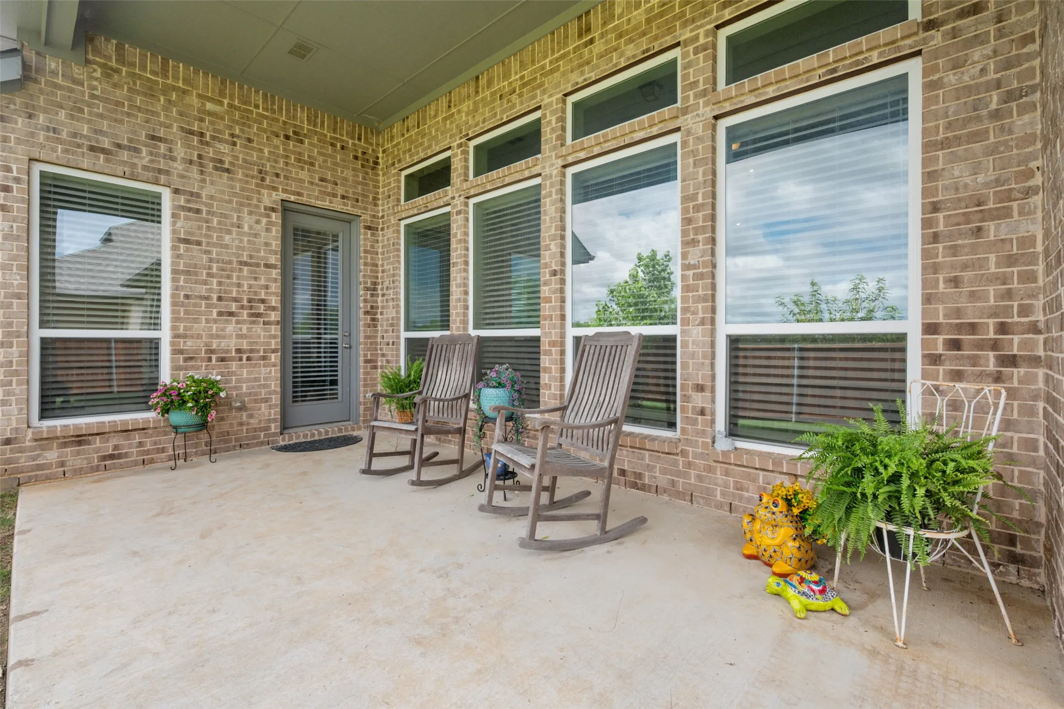 Single Family Residence For Sale in Tarrant County , 1921 Middleton Drive, Mansfield, Texas 76063, 4 Bedroom, 3 Bathroom, 2 Garage spaces, 2,921 Sqft, built in 2019, mls#21138456, Real Estate Agent in Mansfield, Homes For Sale in Tarrant county, Homes For Sale in Mansfield, Realtor in Mansfield Texas, Real Estate Brokerage Independent Realty Texas, Luminita Cordes Realtor