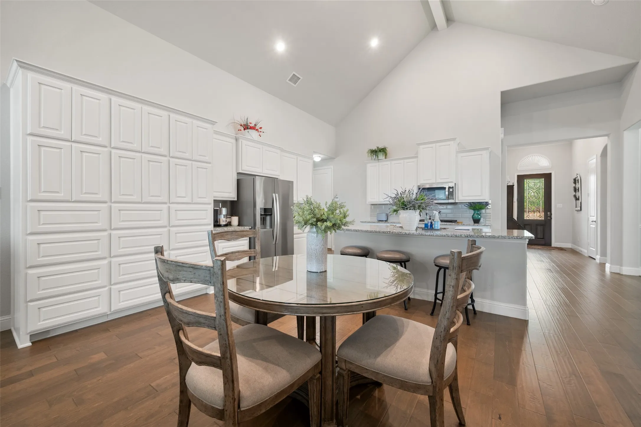 Single Family Residence For Sale in Tarrant County , 1921 Middleton Drive, Mansfield, Texas 76063, 4 Bedroom, 3 Bathroom, 2 Garage spaces, 2,921 Sqft, built in 2019, mls#21138456, Real Estate Agent in Mansfield, Homes For Sale in Tarrant county, Homes For Sale in Mansfield, Realtor in Mansfield Texas, Real Estate Brokerage Independent Realty Texas, Luminita Cordes Realtor