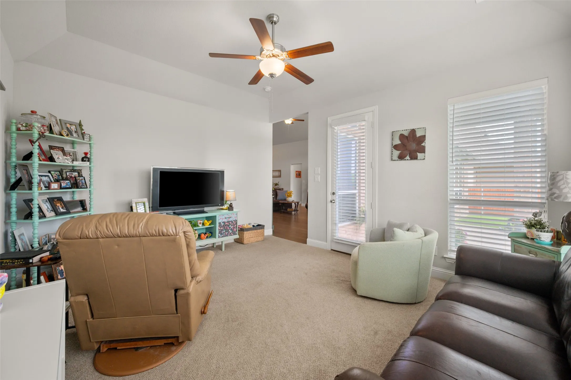 Single Family Residence For Sale in Tarrant County , 1921 Middleton Drive, Mansfield, Texas 76063, 4 Bedroom, 3 Bathroom, 2 Garage spaces, 2,921 Sqft, built in 2019, mls#21138456, Real Estate Agent in Mansfield, Homes For Sale in Tarrant county, Homes For Sale in Mansfield, Realtor in Mansfield Texas, Real Estate Brokerage Independent Realty Texas, Luminita Cordes Realtor