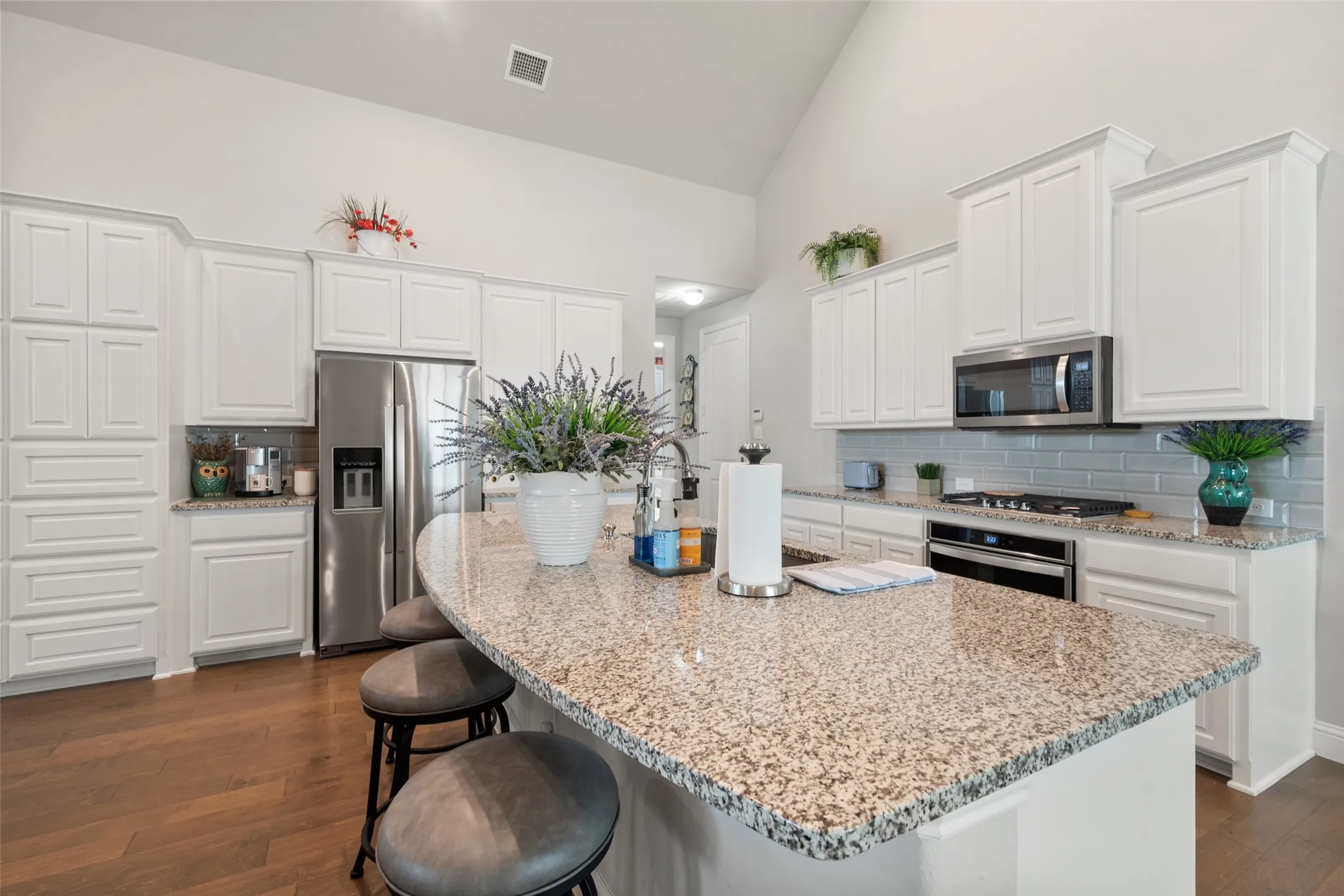 Single Family Residence For Sale in Tarrant County , 1921 Middleton Drive, Mansfield, Texas 76063, 4 Bedroom, 3 Bathroom, 2 Garage spaces, 2,921 Sqft, built in 2019, mls#21138456, Real Estate Agent in Mansfield, Homes For Sale in Tarrant county, Homes For Sale in Mansfield, Realtor in Mansfield Texas, Real Estate Brokerage Independent Realty Texas, Luminita Cordes Realtor