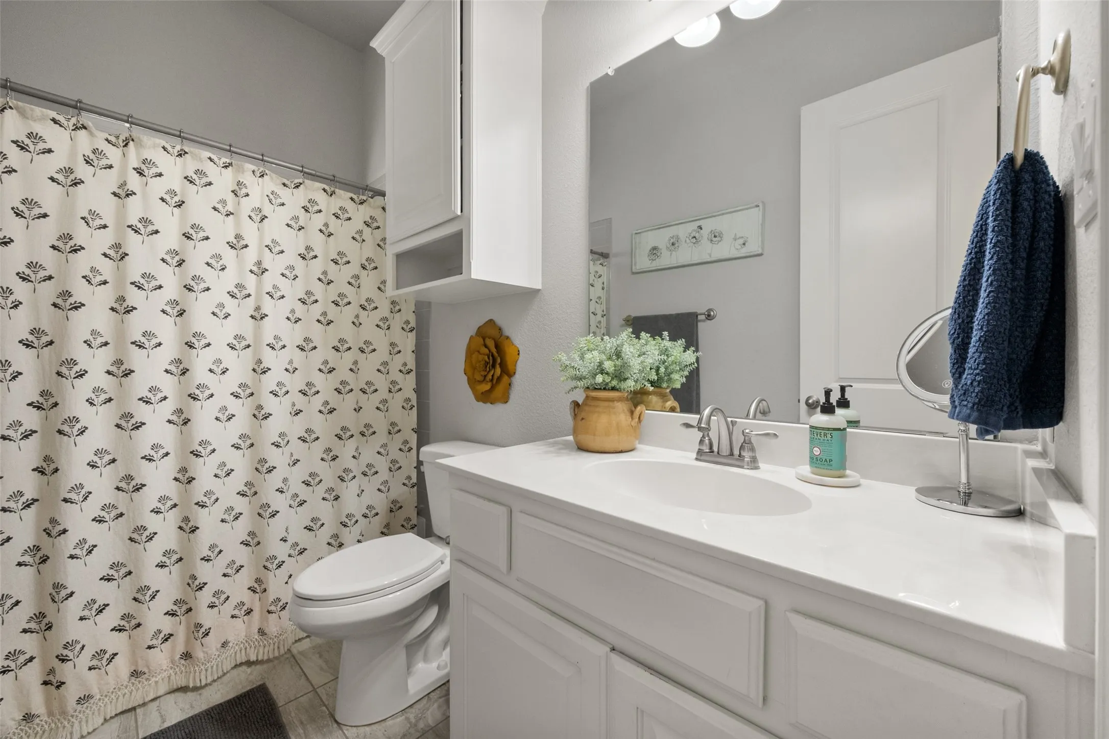 Single Family Residence For Sale in Tarrant County , 1921 Middleton Drive, Mansfield, Texas 76063, 4 Bedroom, 3 Bathroom, 2 Garage spaces, 2,921 Sqft, built in 2019, mls#21138456, Real Estate Agent in Mansfield, Homes For Sale in Tarrant county, Homes For Sale in Mansfield, Realtor in Mansfield Texas, Real Estate Brokerage Independent Realty Texas, Luminita Cordes Realtor