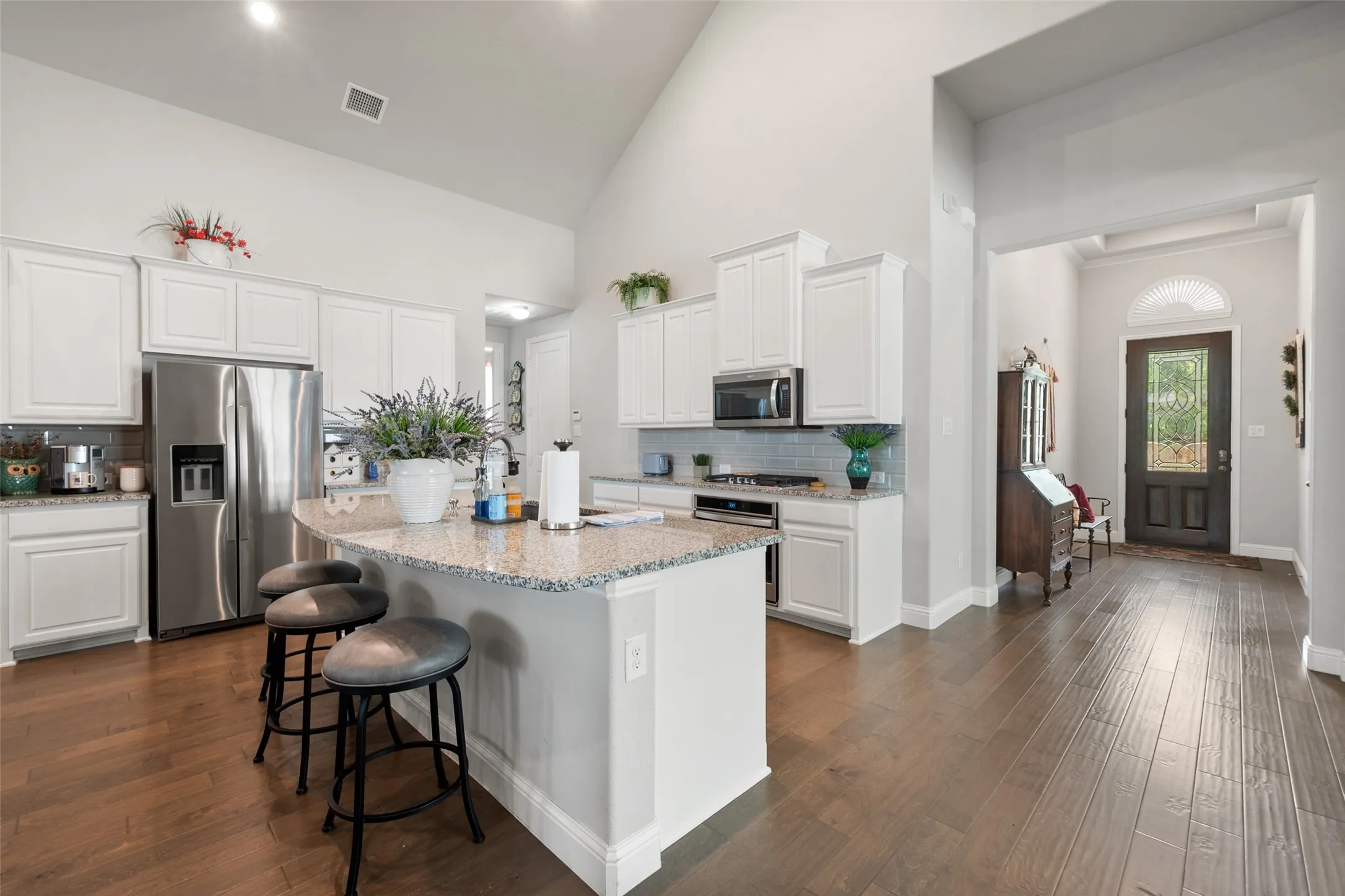Single Family Residence For Sale in Tarrant County , 1921 Middleton Drive, Mansfield, Texas 76063, 4 Bedroom, 3 Bathroom, 2 Garage spaces, 2,921 Sqft, built in 2019, mls#21138456, Real Estate Agent in Mansfield, Homes For Sale in Tarrant county, Homes For Sale in Mansfield, Realtor in Mansfield Texas, Real Estate Brokerage Independent Realty Texas, Luminita Cordes Realtor