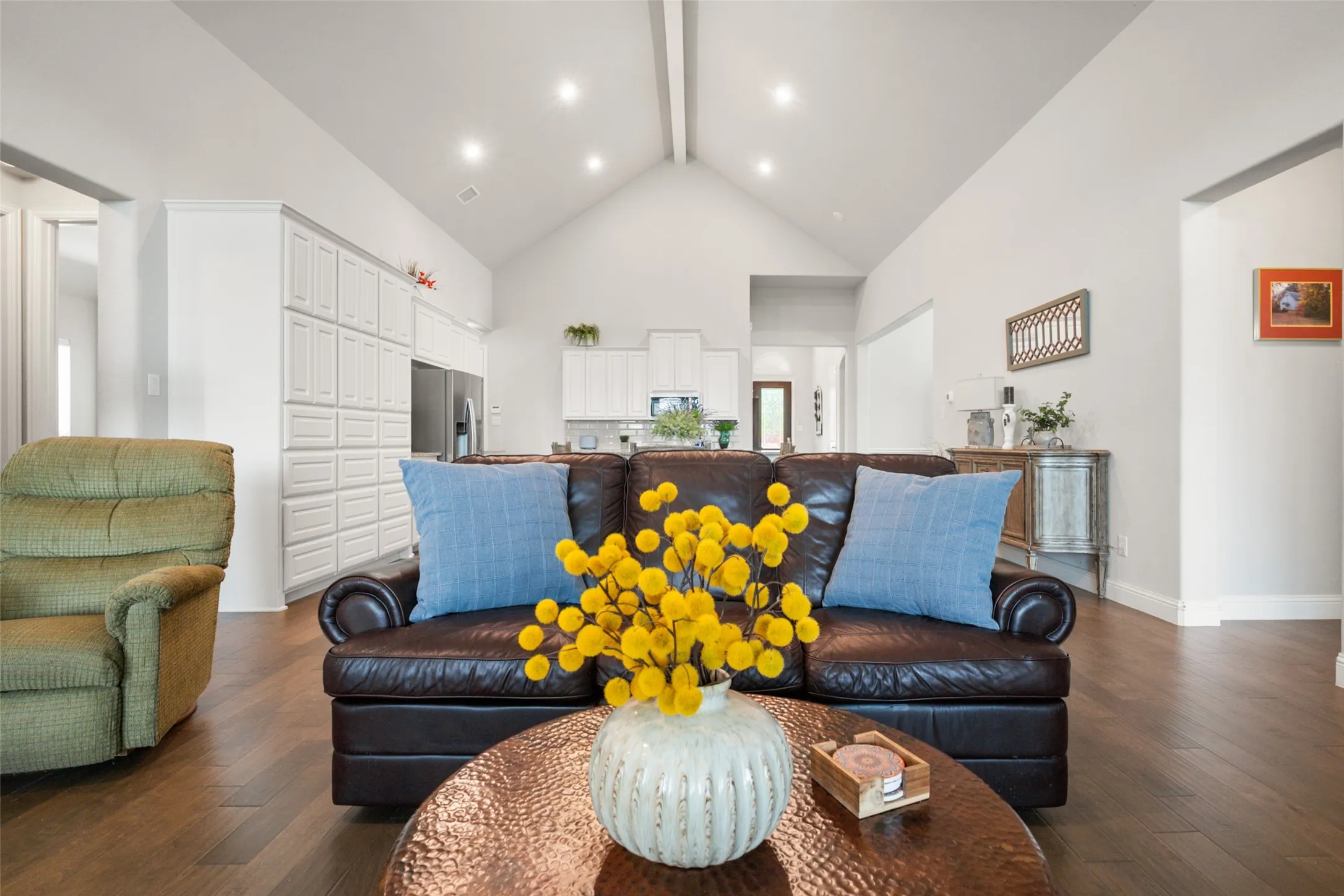 Single Family Residence For Sale in Tarrant County , 1921 Middleton Drive, Mansfield, Texas 76063, 4 Bedroom, 3 Bathroom, 2 Garage spaces, 2,921 Sqft, built in 2019, mls#21138456, Real Estate Agent in Mansfield, Homes For Sale in Tarrant county, Homes For Sale in Mansfield, Realtor in Mansfield Texas, Real Estate Brokerage Independent Realty Texas, Luminita Cordes Realtor