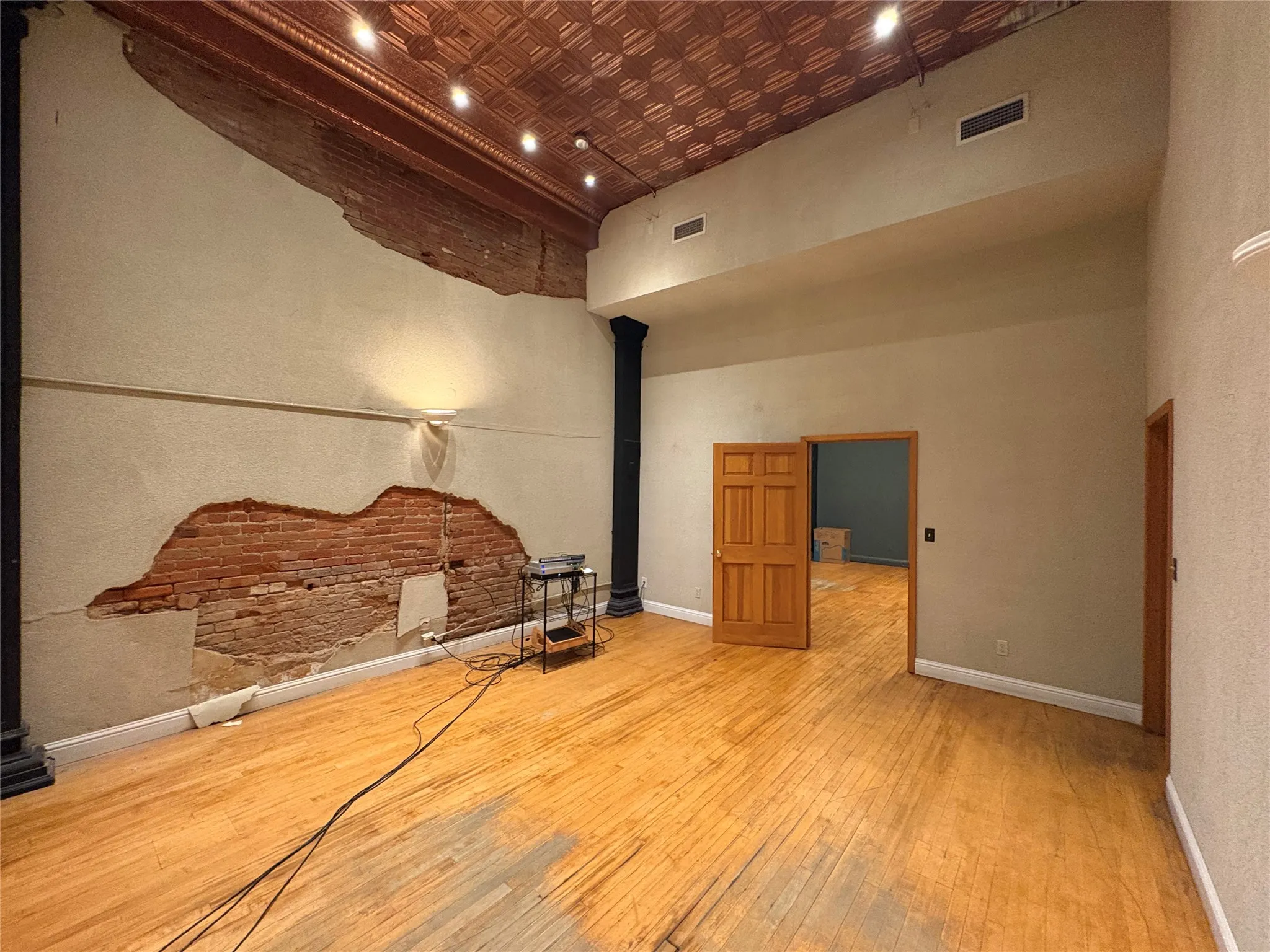 Office For Rent in Grayson County , 112 N Travis Street, Sherman, Texas 75090, 0, 0, Garage spaces, 0 Sqft, built in 1880, mls#21322154, Real Estate Agent in Sherman, Homes For Rent in Grayson county, Homes For Rent in Sherman, Realtor in Sherman Texas, Real Estate Brokerage Independent Realty Texas, Luminita Cordes Realtor