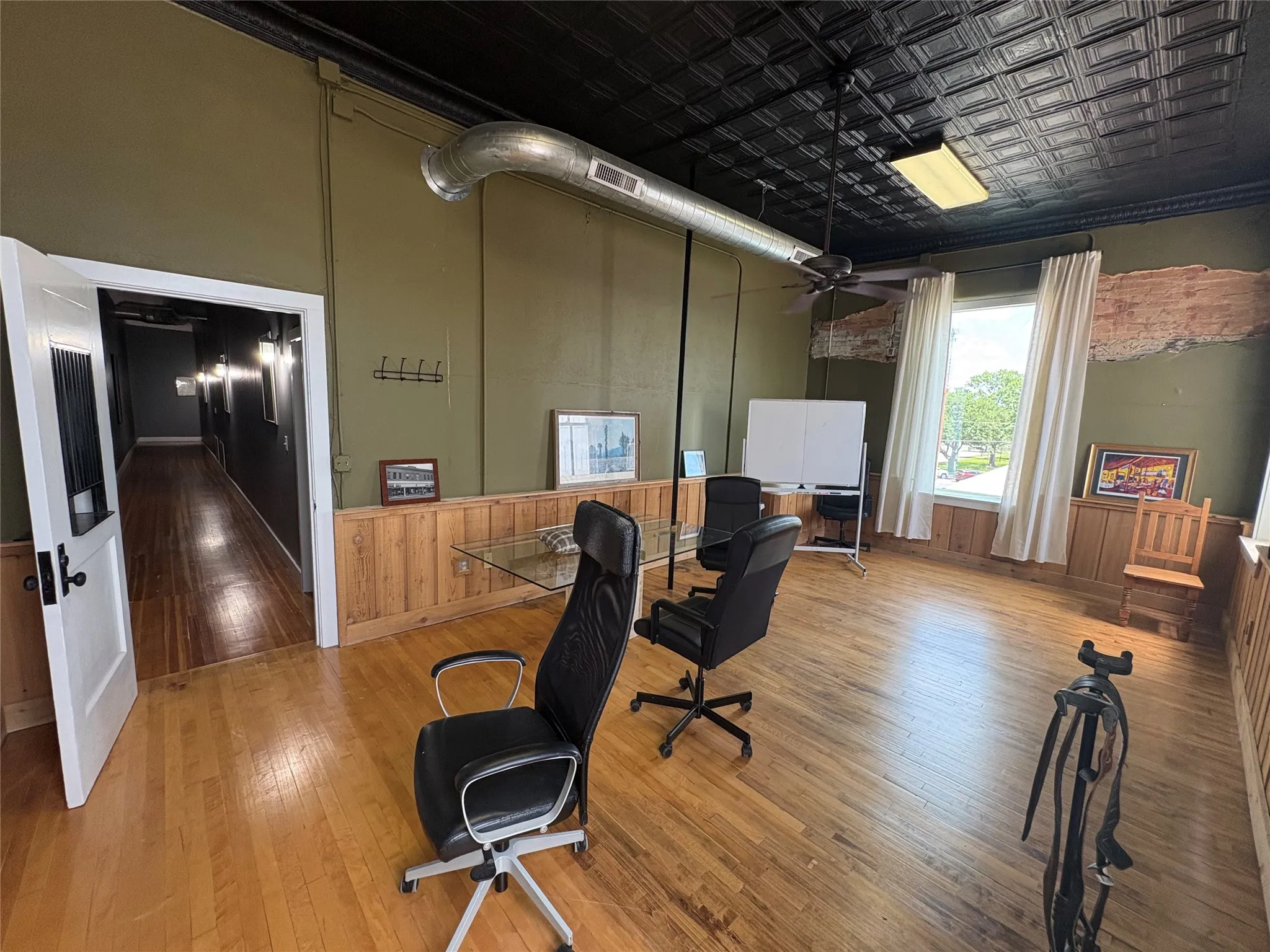 Office For Rent in Grayson County , 112 N Travis Street, Sherman, Texas 75090, 0, 0, Garage spaces, 0 Sqft, built in 1880, mls#21322154, Real Estate Agent in Sherman, Homes For Rent in Grayson county, Homes For Rent in Sherman, Realtor in Sherman Texas, Real Estate Brokerage Independent Realty Texas, Luminita Cordes Realtor