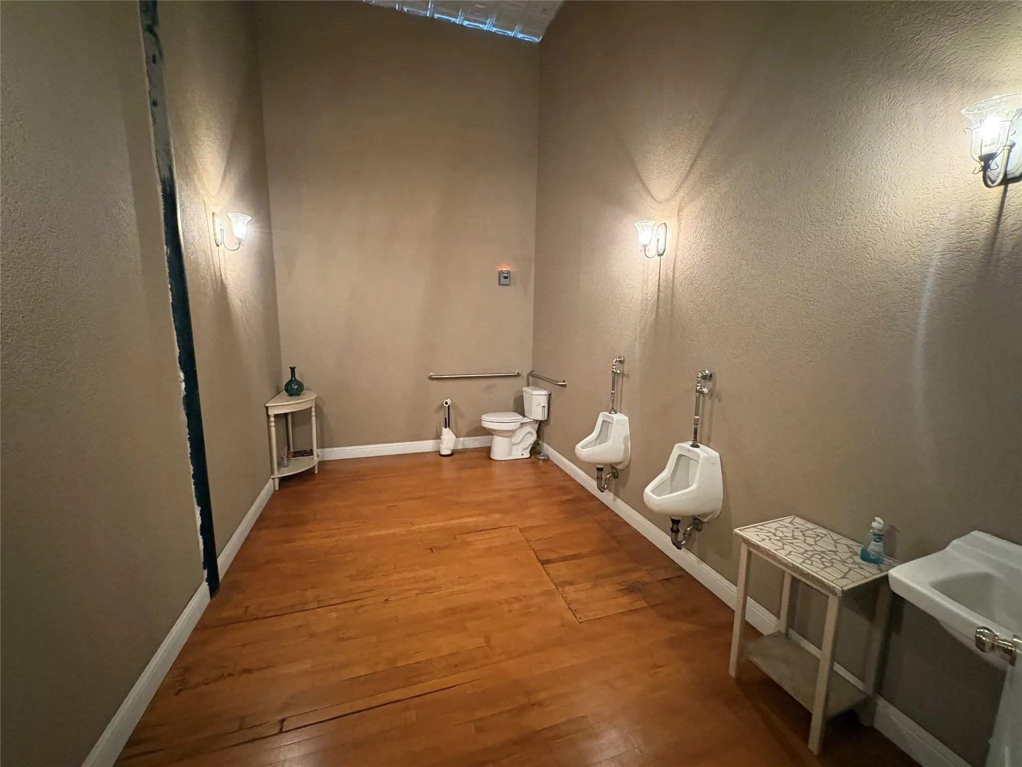 Office For Rent in Grayson County , 112 N Travis Street, Sherman, Texas 75090, 0, 0, Garage spaces, 0 Sqft, built in 1880, mls#21322154, Real Estate Agent in Sherman, Homes For Rent in Grayson county, Homes For Rent in Sherman, Realtor in Sherman Texas, Real Estate Brokerage Independent Realty Texas, Luminita Cordes Realtor