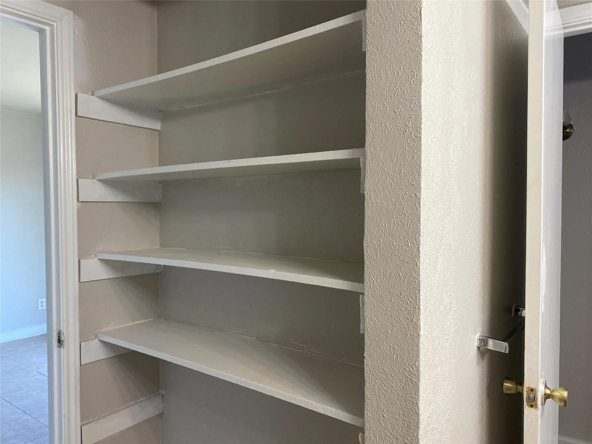 Duplex For Rent in Tarrant County , 2425 Limestone Drive, Arlington, Texas 76014, 2 Bedroom, 1 Bathroom, Garage spaces, 1,036 Sqft, built in 1983, mls#21322199, Real Estate Agent in Arlington, Homes For Rent in Tarrant county, Homes For Rent in Arlington, Realtor in Arlington Texas, Real Estate Brokerage Independent Realty Texas, Luminita Cordes Realtor