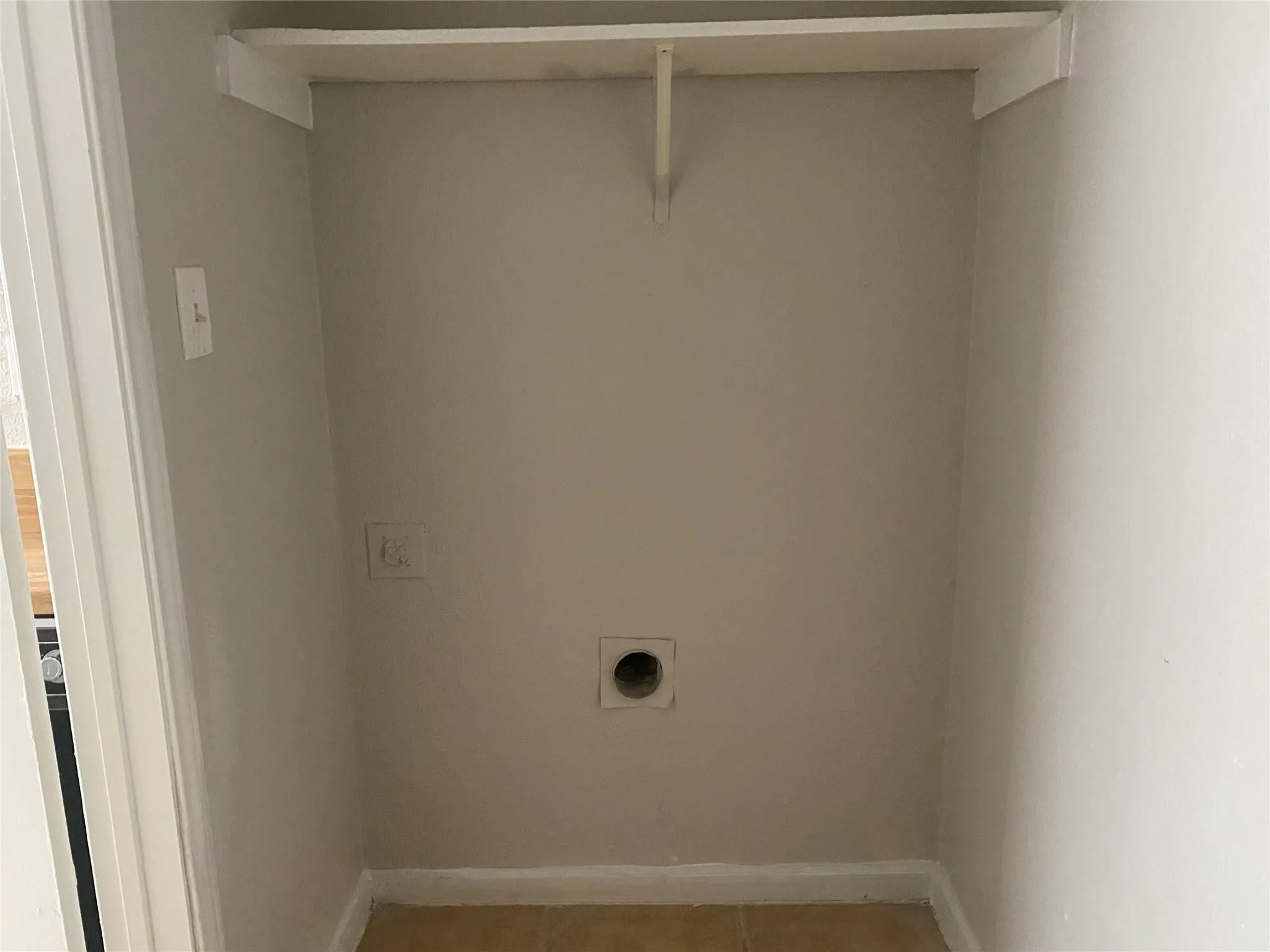 Duplex For Rent in Tarrant County , 2425 Limestone Drive, Arlington, Texas 76014, 2 Bedroom, 1 Bathroom, Garage spaces, 1,036 Sqft, built in 1983, mls#21322199, Real Estate Agent in Arlington, Homes For Rent in Tarrant county, Homes For Rent in Arlington, Realtor in Arlington Texas, Real Estate Brokerage Independent Realty Texas, Luminita Cordes Realtor
