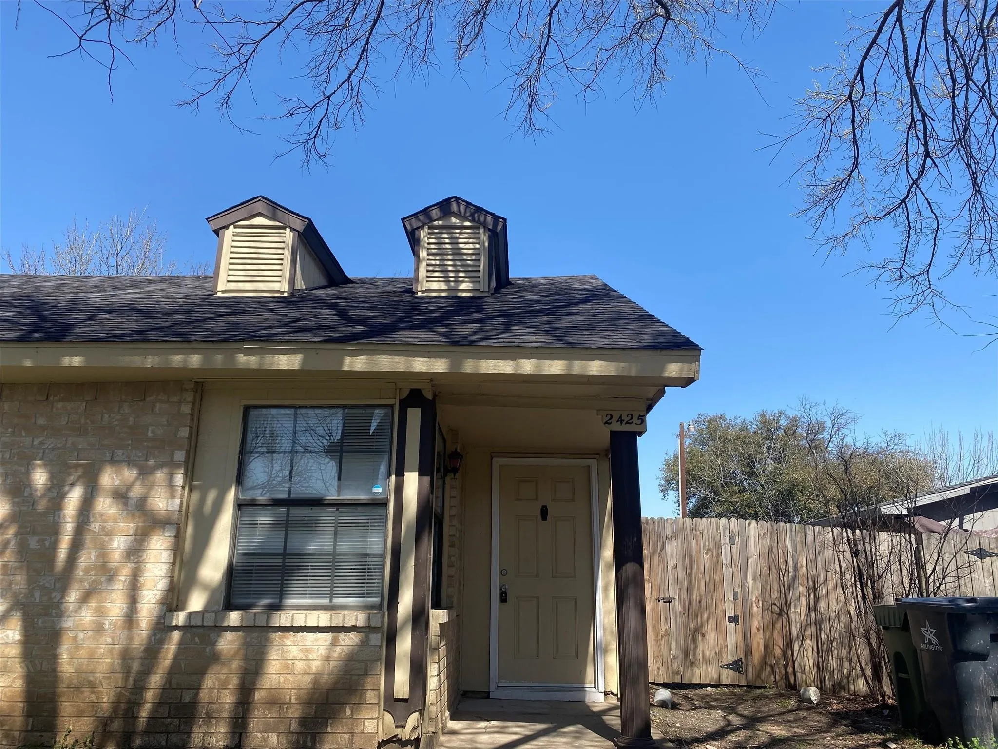 Duplex For Rent in Tarrant County , 2425 Limestone Drive, Arlington, Texas 76014, 2 Bedroom, 1 Bathroom, Garage spaces, 1,036 Sqft, built in 1983, mls#21322199, Real Estate Agent in Arlington, Homes For Rent in Tarrant county, Homes For Rent in Arlington, Realtor in Arlington Texas, Real Estate Brokerage Independent Realty Texas, Luminita Cordes Realtor