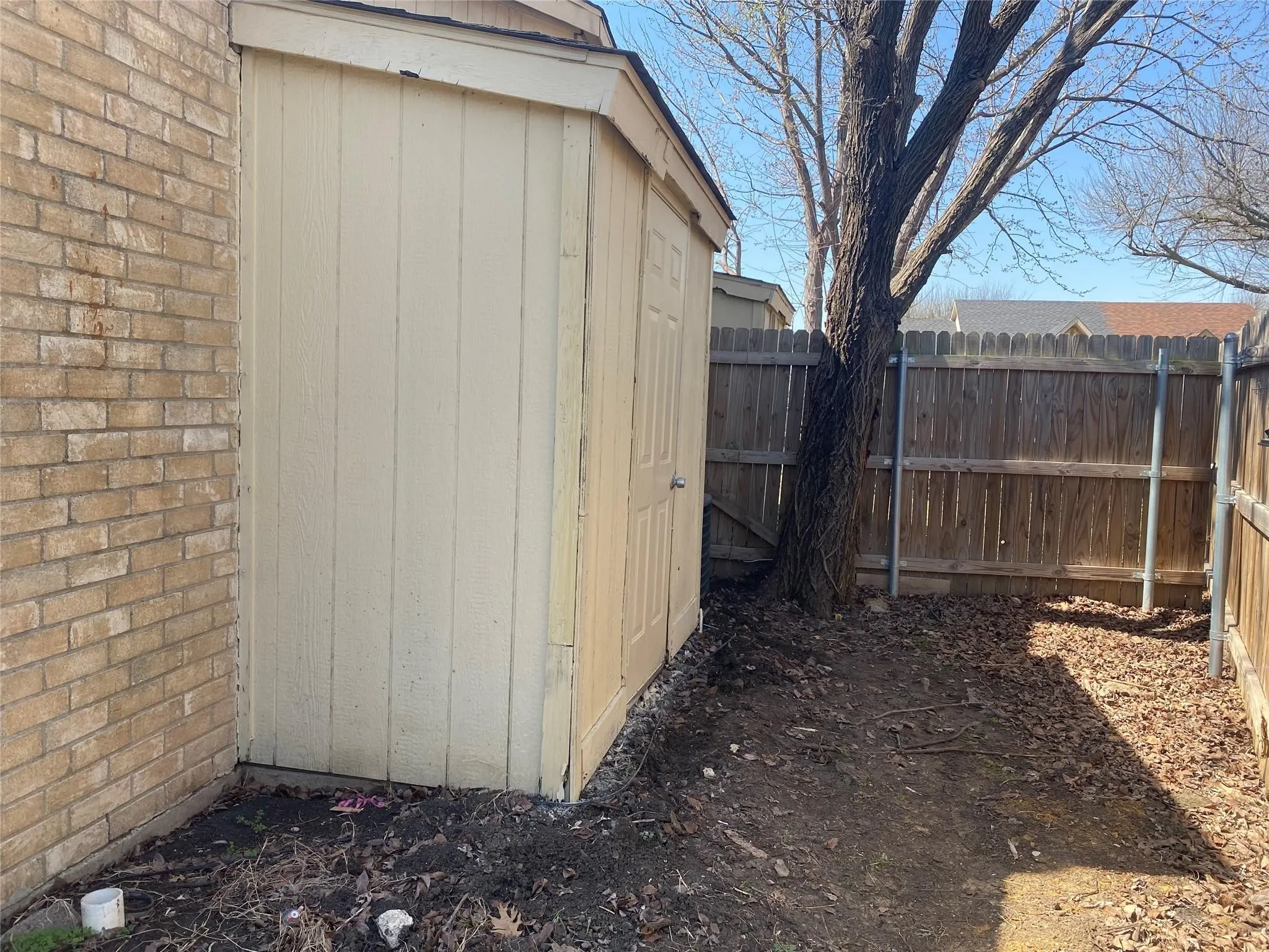 Duplex For Rent in Tarrant County , 2425 Limestone Drive, Arlington, Texas 76014, 2 Bedroom, 1 Bathroom, Garage spaces, 1,036 Sqft, built in 1983, mls#21322199, Real Estate Agent in Arlington, Homes For Rent in Tarrant county, Homes For Rent in Arlington, Realtor in Arlington Texas, Real Estate Brokerage Independent Realty Texas, Luminita Cordes Realtor