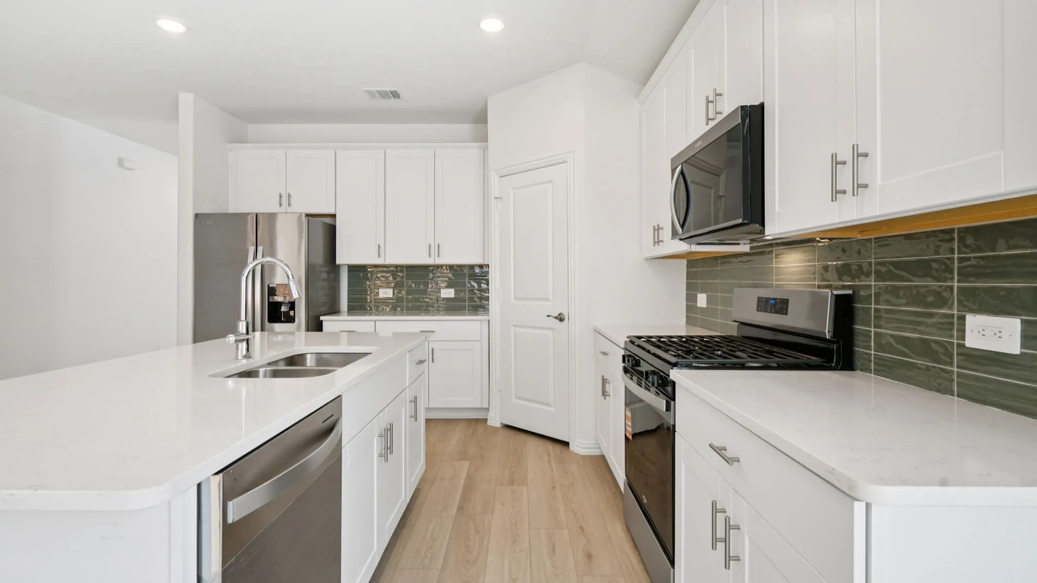 Photo is not of the actual home, but is an inspirational photo of builder’s model home and may depict options, furnishings, and/or decorator features that are not included.